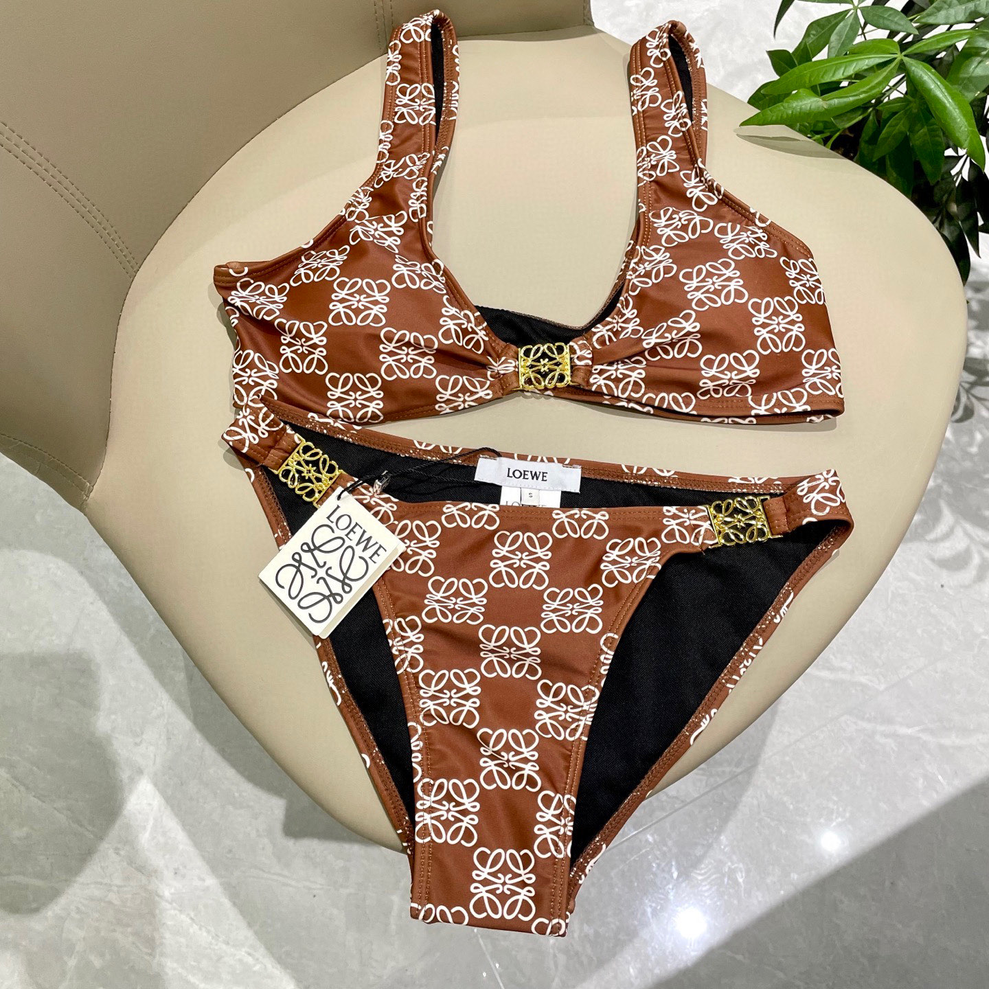  罗意威专柜新款 对版五金😍🥰适合多种场景的游泳衣🏊‍♀️海边 游泳池 温泉 水上乐园 漂流都可以😌内搭