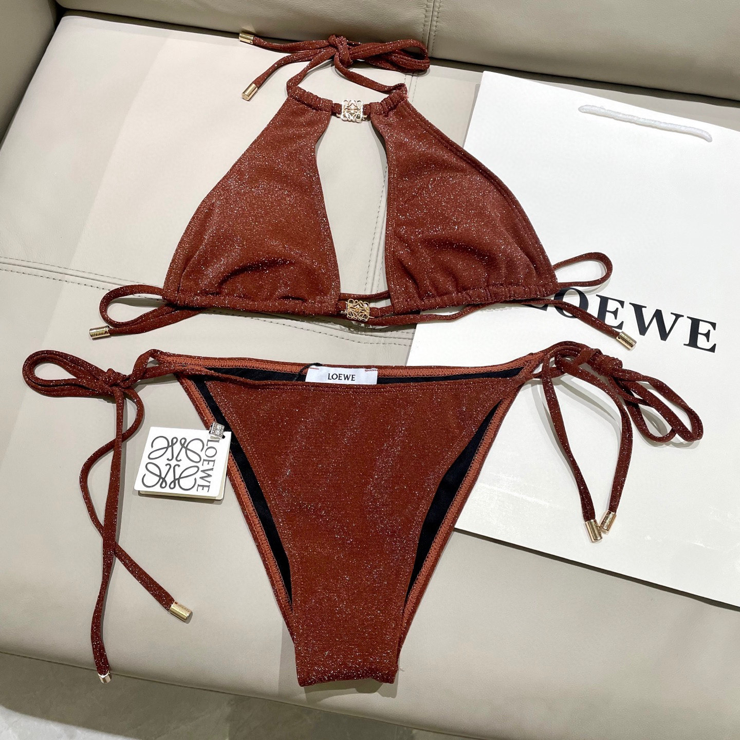  罗意威新款比基尼泳衣  定制对吧版五金 😍🥰适合多种场景的游泳衣🏊‍♀️海边 游泳池 温泉 水上乐园 