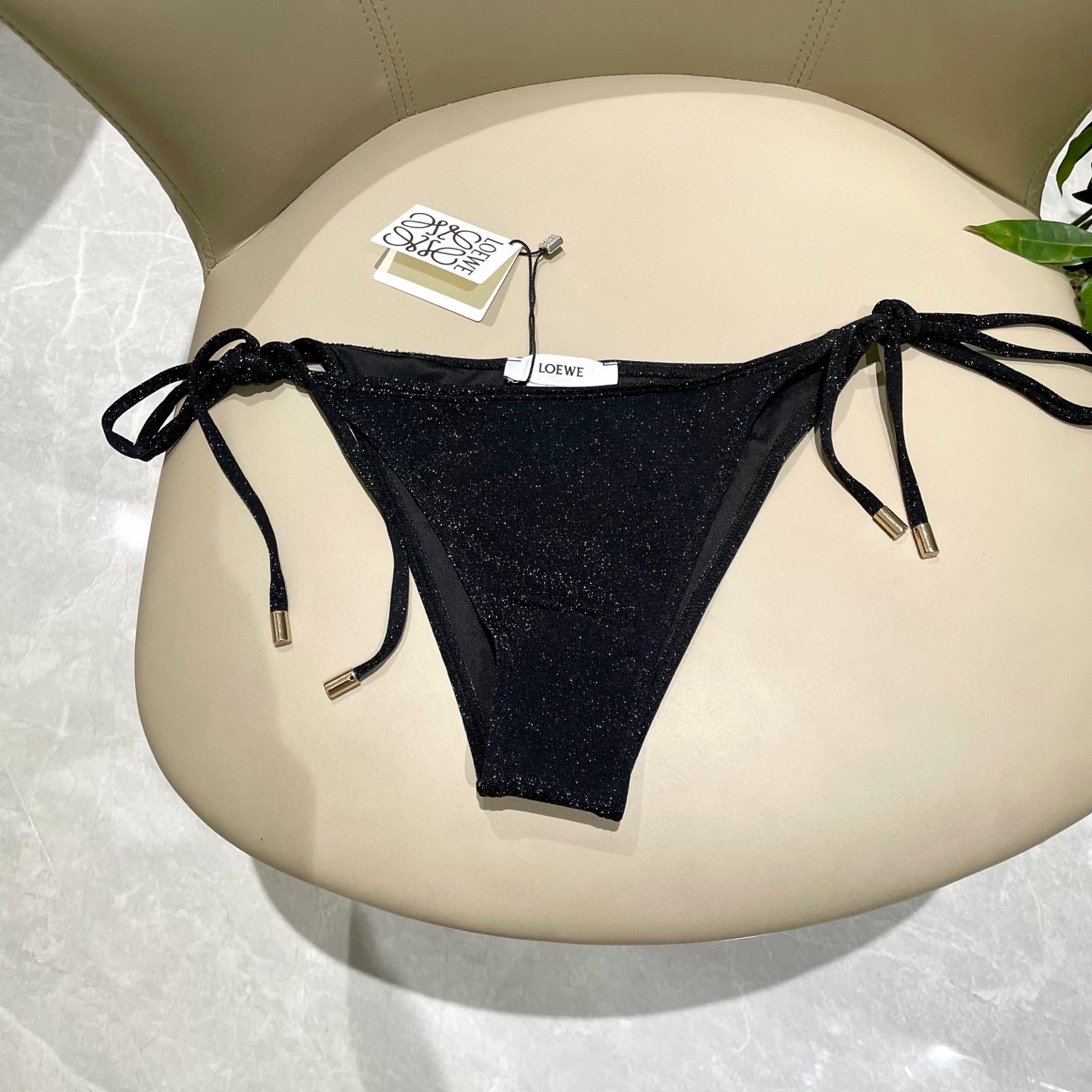  罗意威新款比基尼泳衣  定制对吧版五金 😍🥰适合多种场景的游泳衣🏊‍♀️海边 游泳池 温泉 水上乐园 