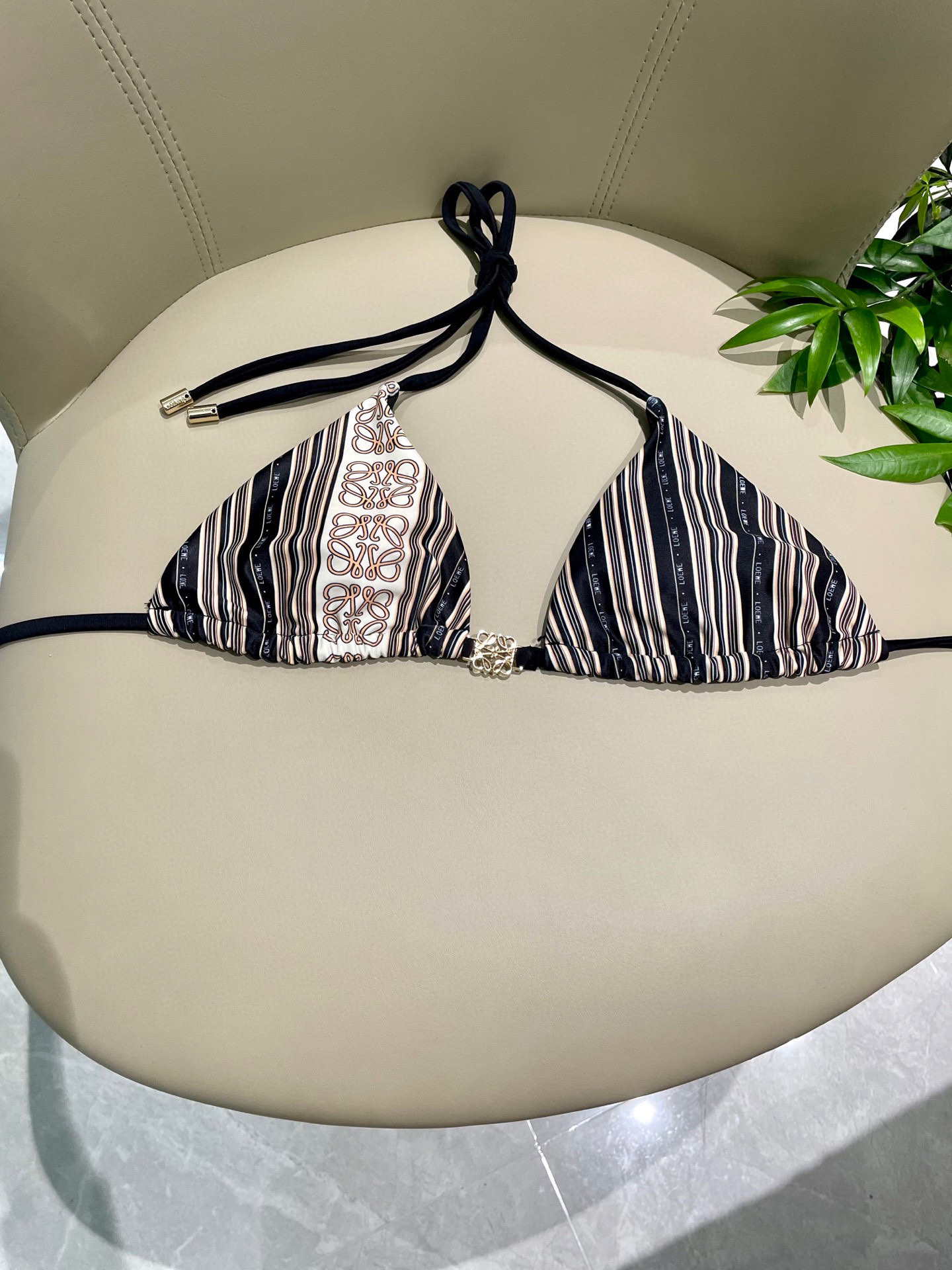  罗意威专柜新款分体 对版五金😍🥰适合多种场景的游泳衣🏊‍♀️海边 游泳池 温泉 水上乐园 漂流都可以😌