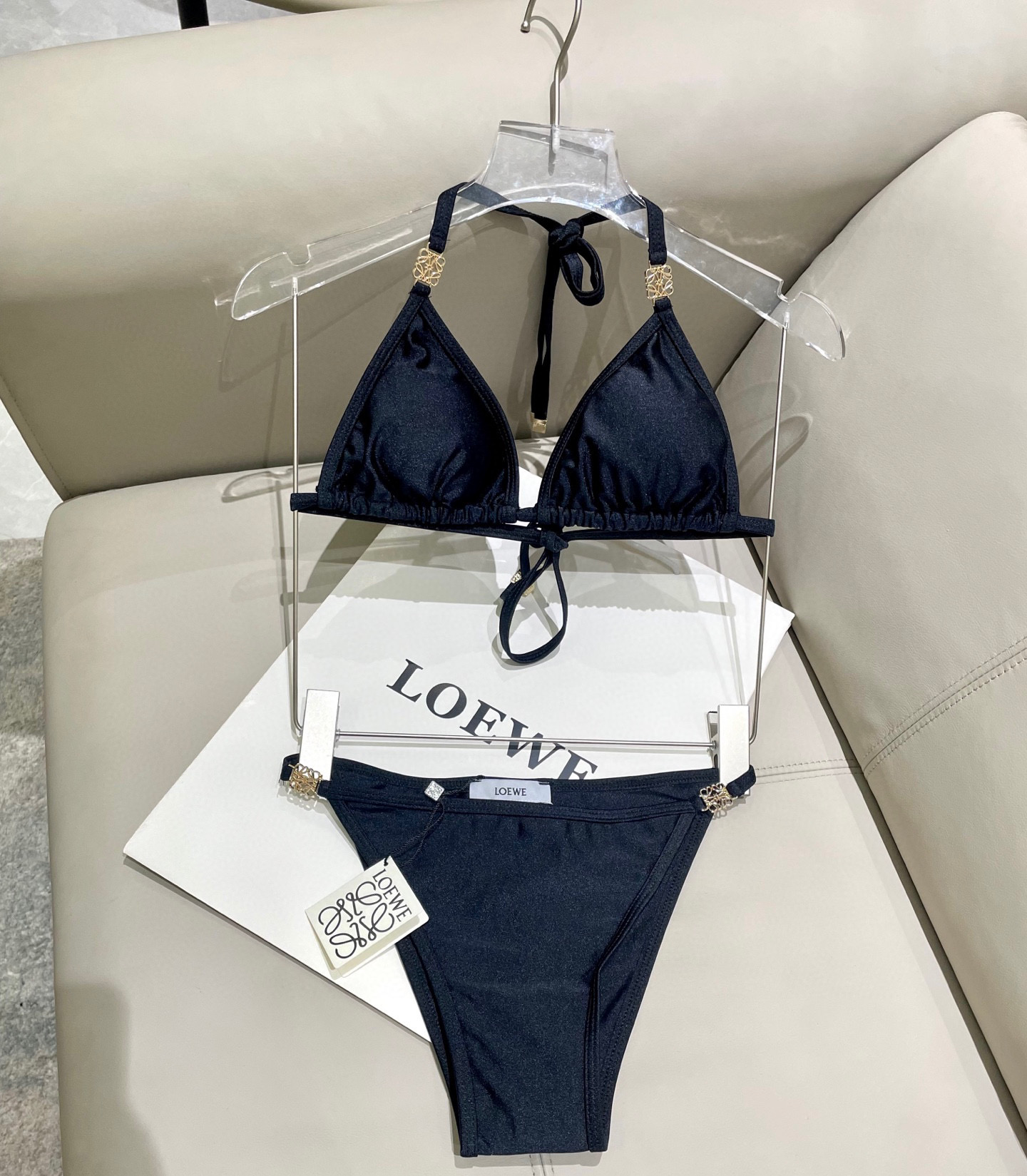  罗意威专柜新款分体 对版五金😍🥰适合多种场景的游泳衣🏊‍♀️海边 游泳池 温泉 水上乐园 漂流都可以😌