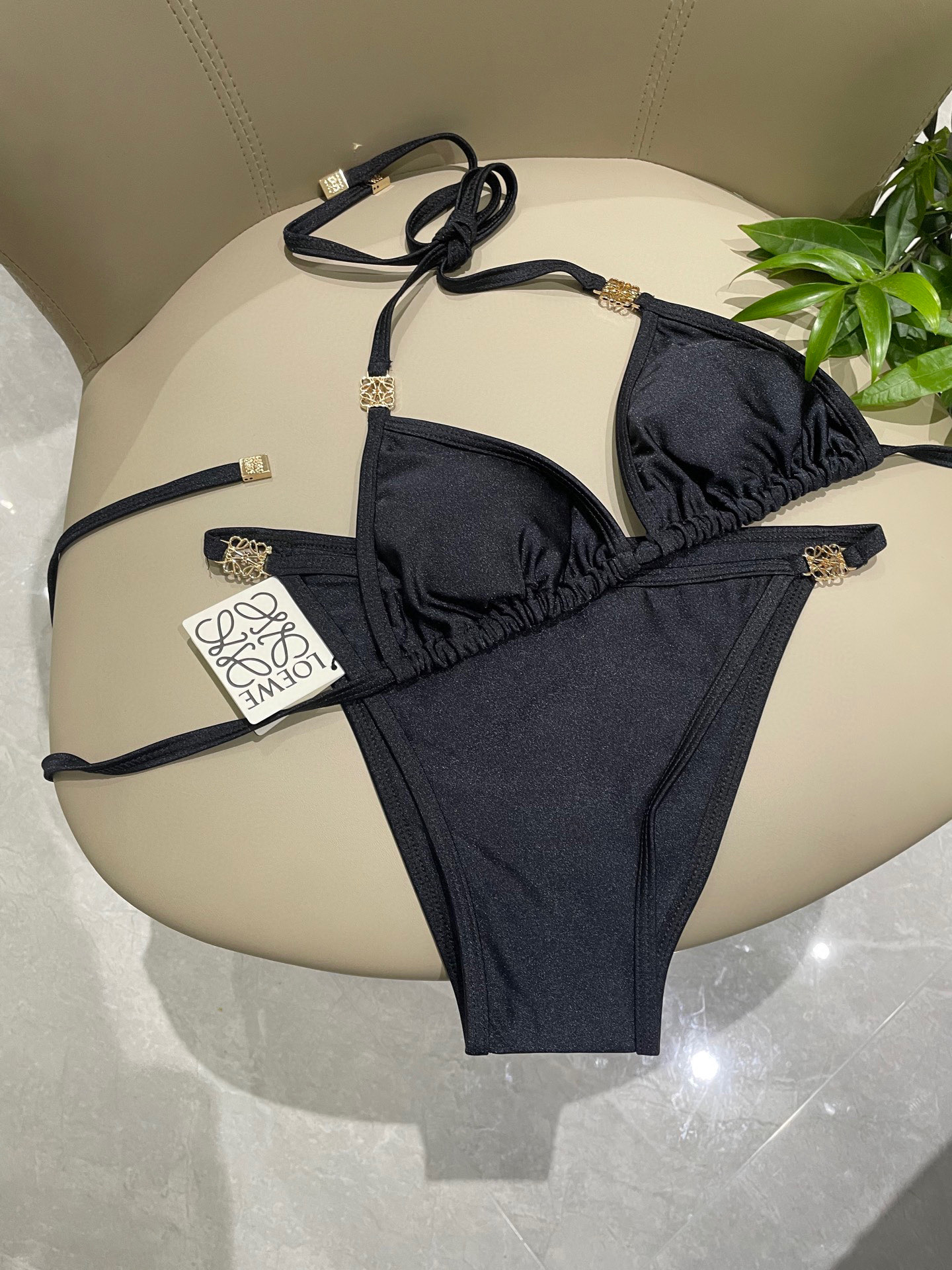  罗意威专柜新款分体 对版五金😍🥰适合多种场景的游泳衣🏊‍♀️海边 游泳池 温泉 水上乐园 漂流都可以😌
