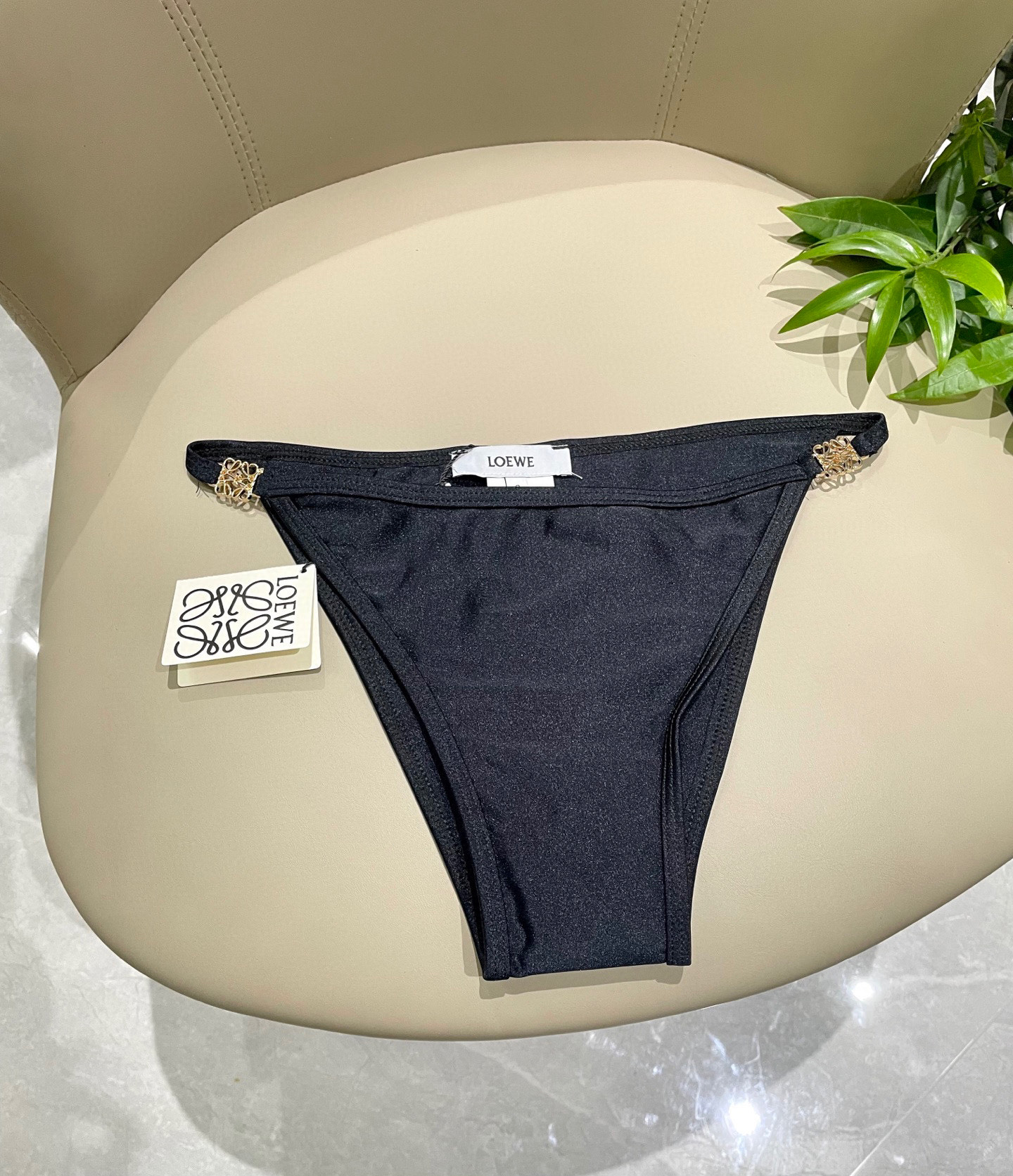  罗意威专柜新款分体 对版五金😍🥰适合多种场景的游泳衣🏊‍♀️海边 游泳池 温泉 水上乐园 漂流都可以😌