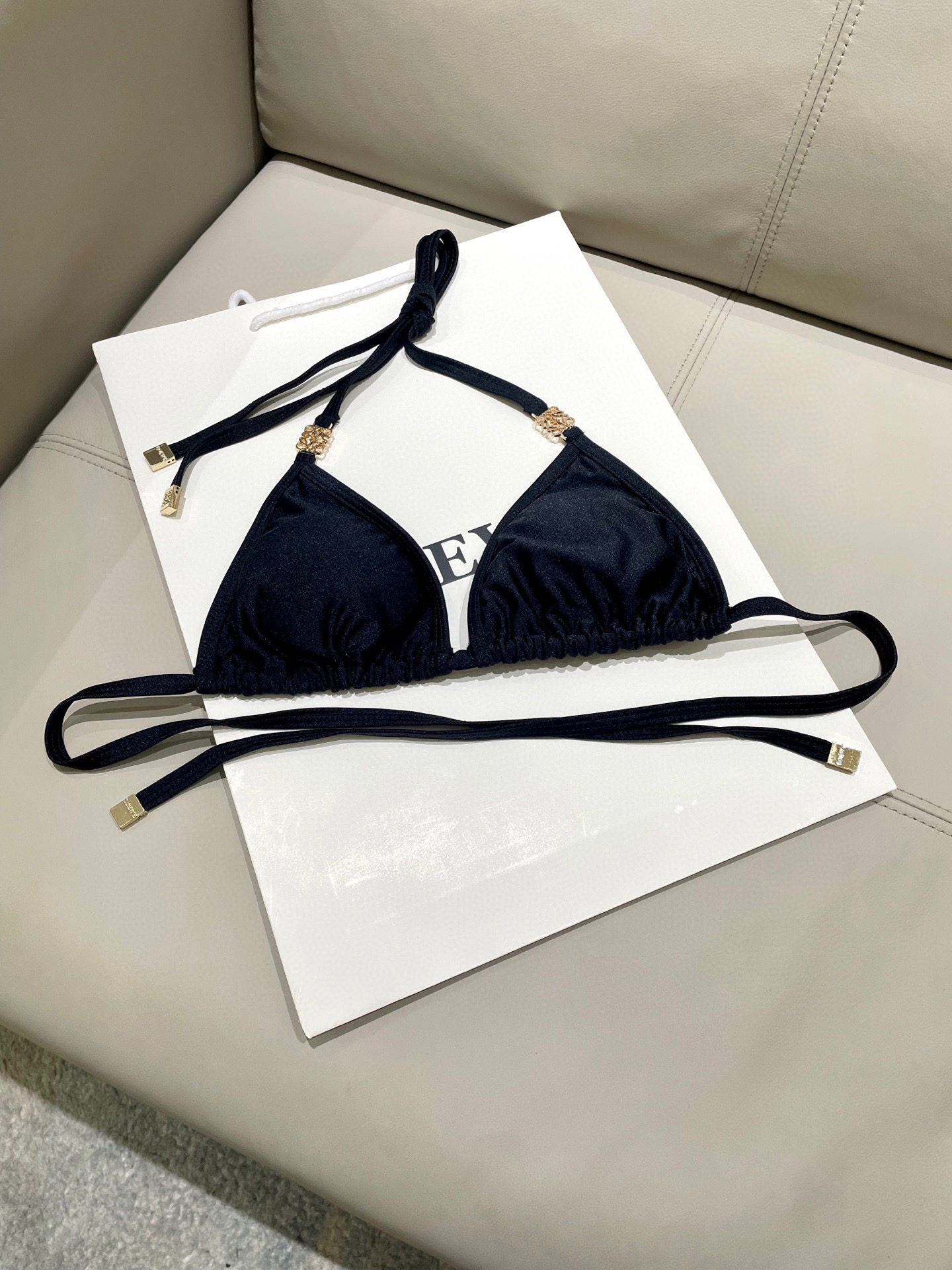  罗意威专柜新款分体 对版五金😍🥰适合多种场景的游泳衣🏊‍♀️海边 游泳池 温泉 水上乐园 漂流都可以😌