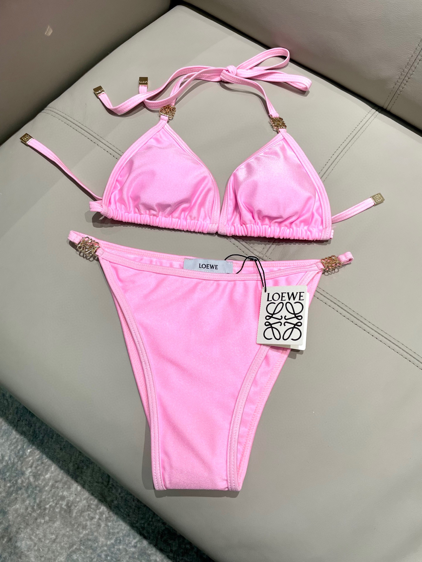  罗意威专柜新款分体 对版五金😍🥰适合多种场景的游泳衣🏊‍♀️海边 游泳池 温泉 水上乐园 漂流都可以😌