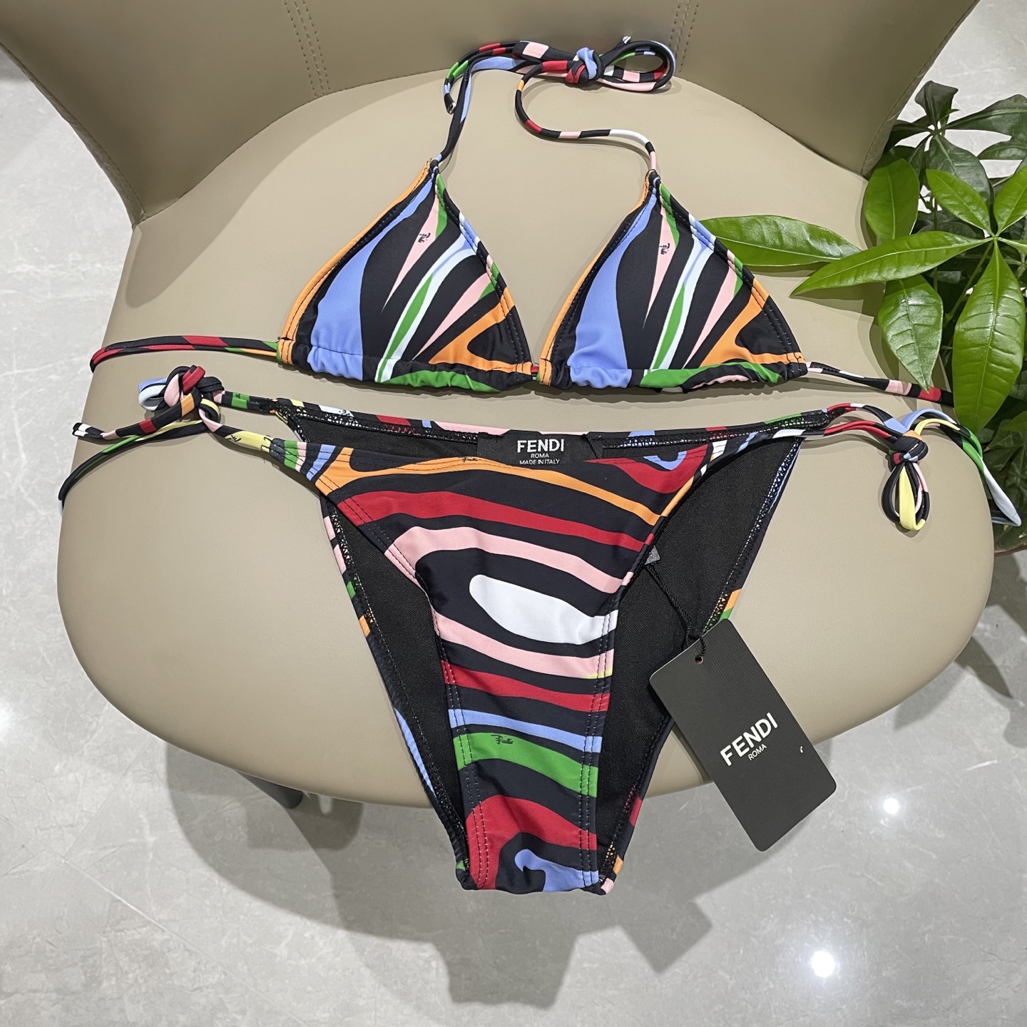  gucci 分体比基尼😍🥰适合多种场景的游泳衣🏊‍♀️海边 游泳池 温泉 水上乐园 漂流都可以😌内搭也