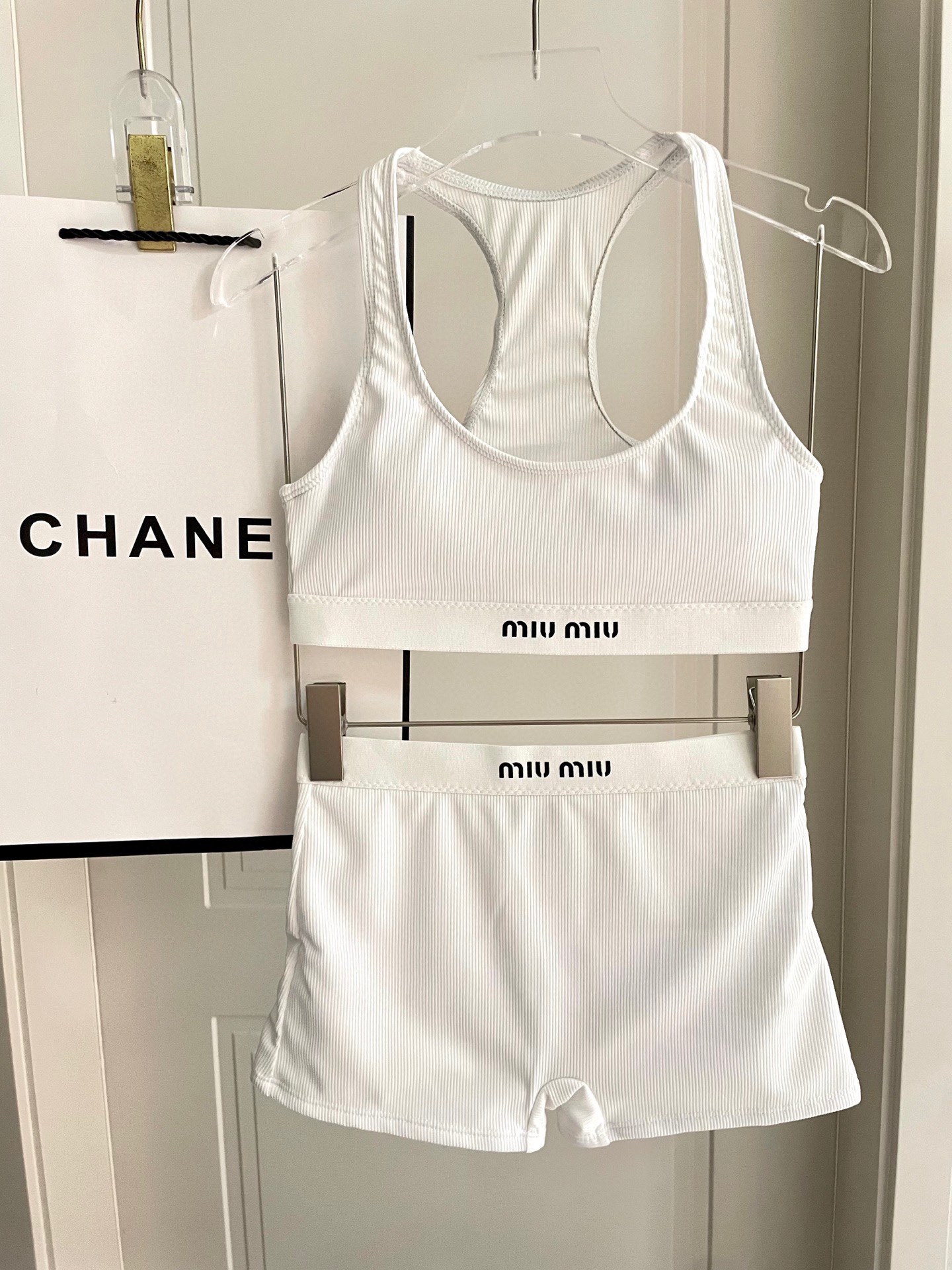  miumiu新款分体泳衣   针织面料 时尚潮流款 😍🥰适合多种场景的游泳衣🏊‍♀️海边 游泳池 温泉