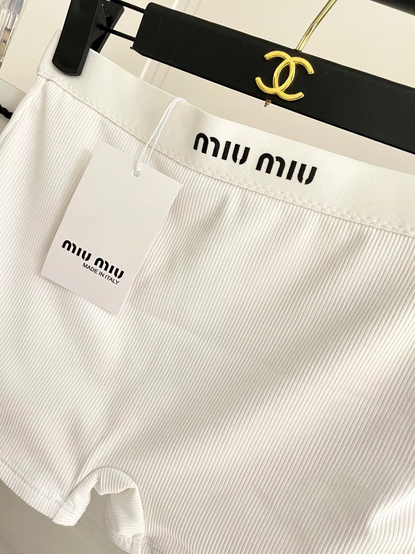  miumiu新款分体泳衣   针织面料 时尚潮流款 😍🥰适合多种场景的游泳衣🏊‍♀️海边 游泳池 温泉