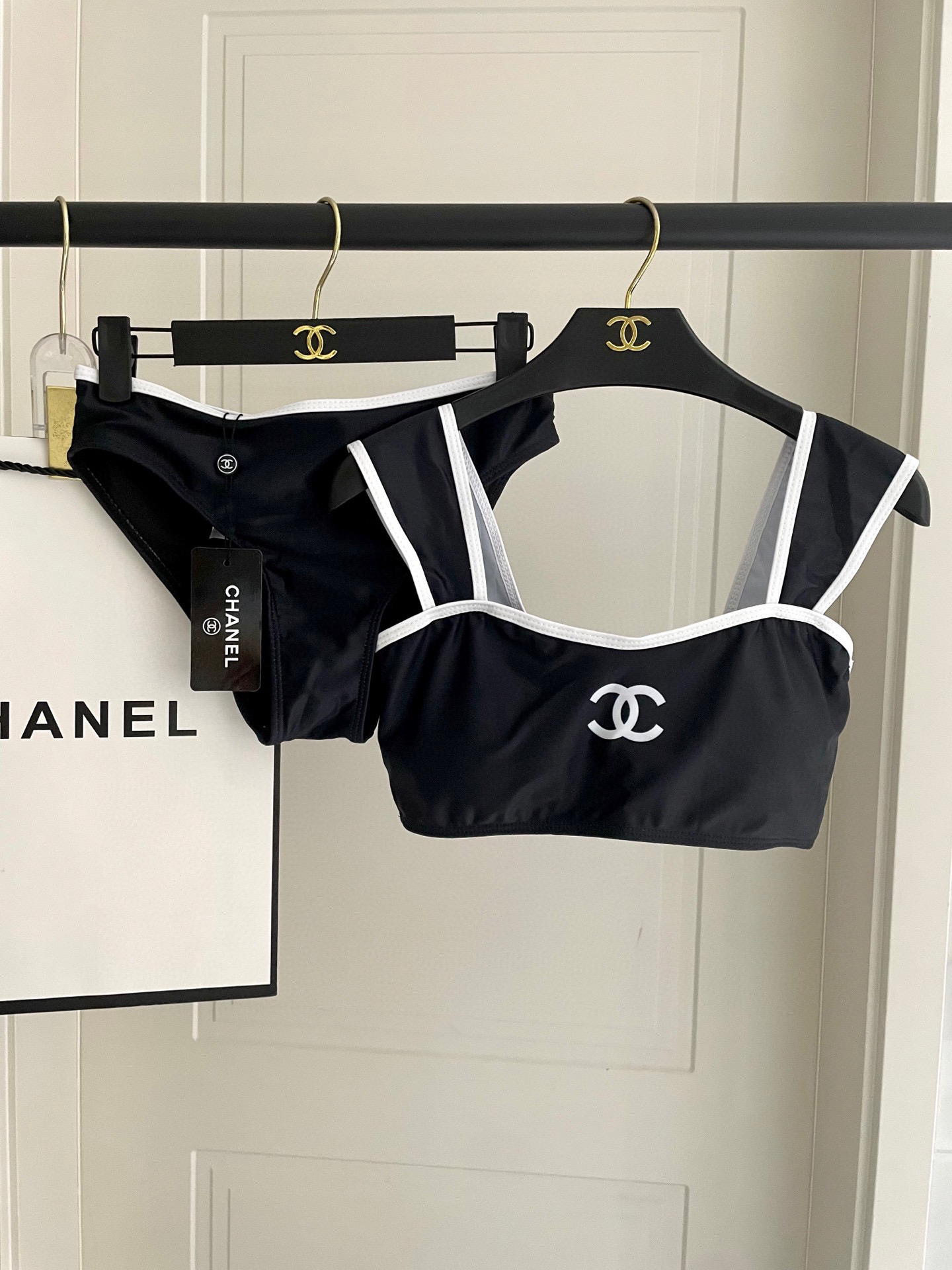  Chanel分体😍🥰适合多种场景的游泳衣🏊‍♀️海边 游泳池 温泉 水上乐园 漂流都可以😌内搭也完全可