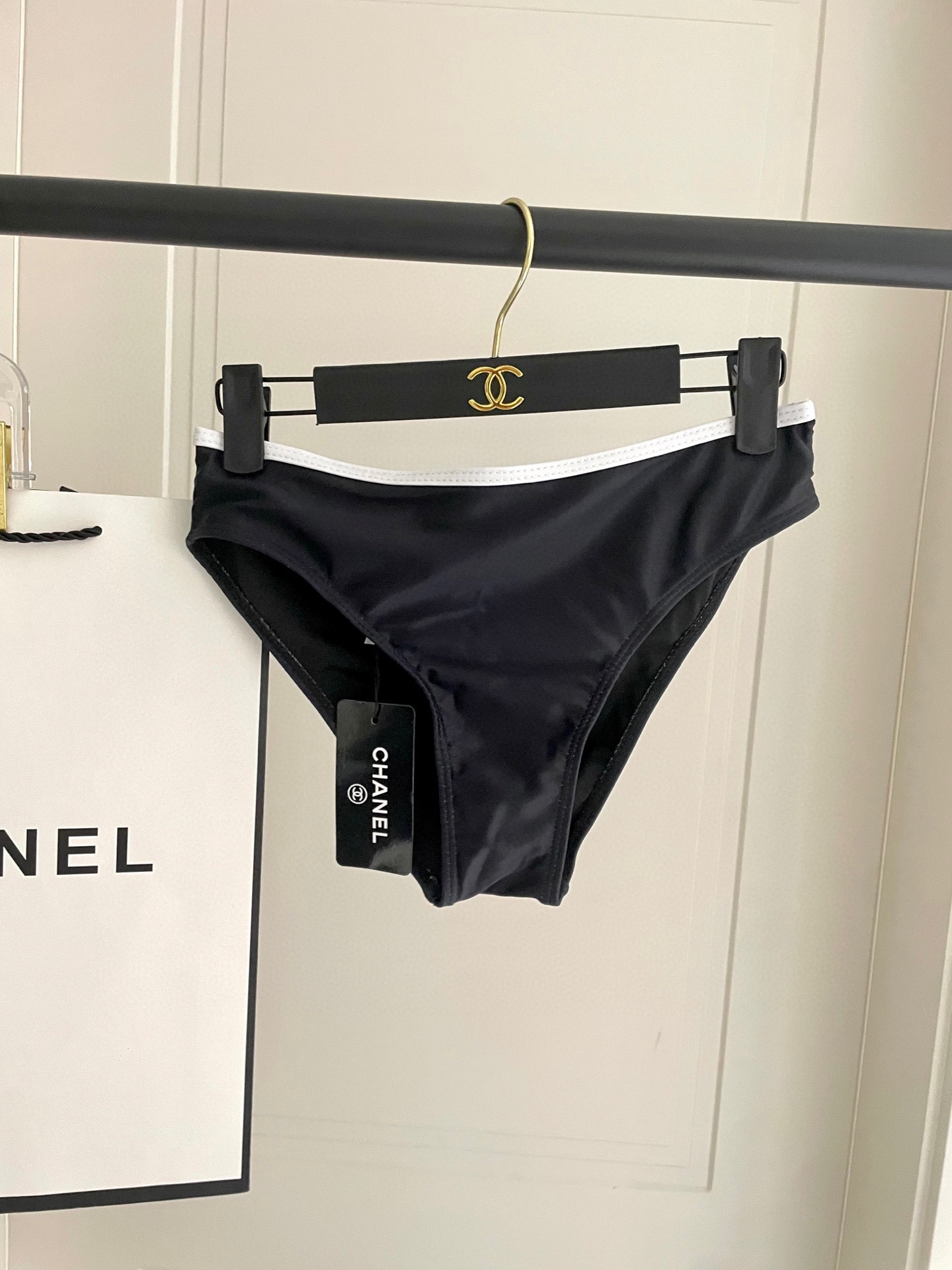  Chanel分体😍🥰适合多种场景的游泳衣🏊‍♀️海边 游泳池 温泉 水上乐园 漂流都可以😌内搭也完全可