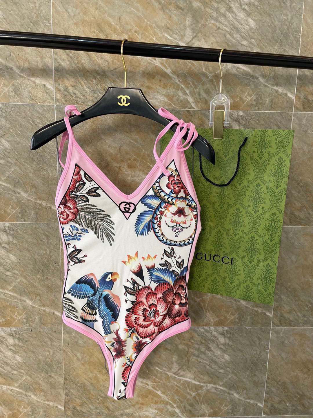  Gucci新款泳衣2件套 😍🥰适合多种场景的游泳衣🏊‍♀️海边 游泳池 温泉 水上乐园 漂流都可以😌内