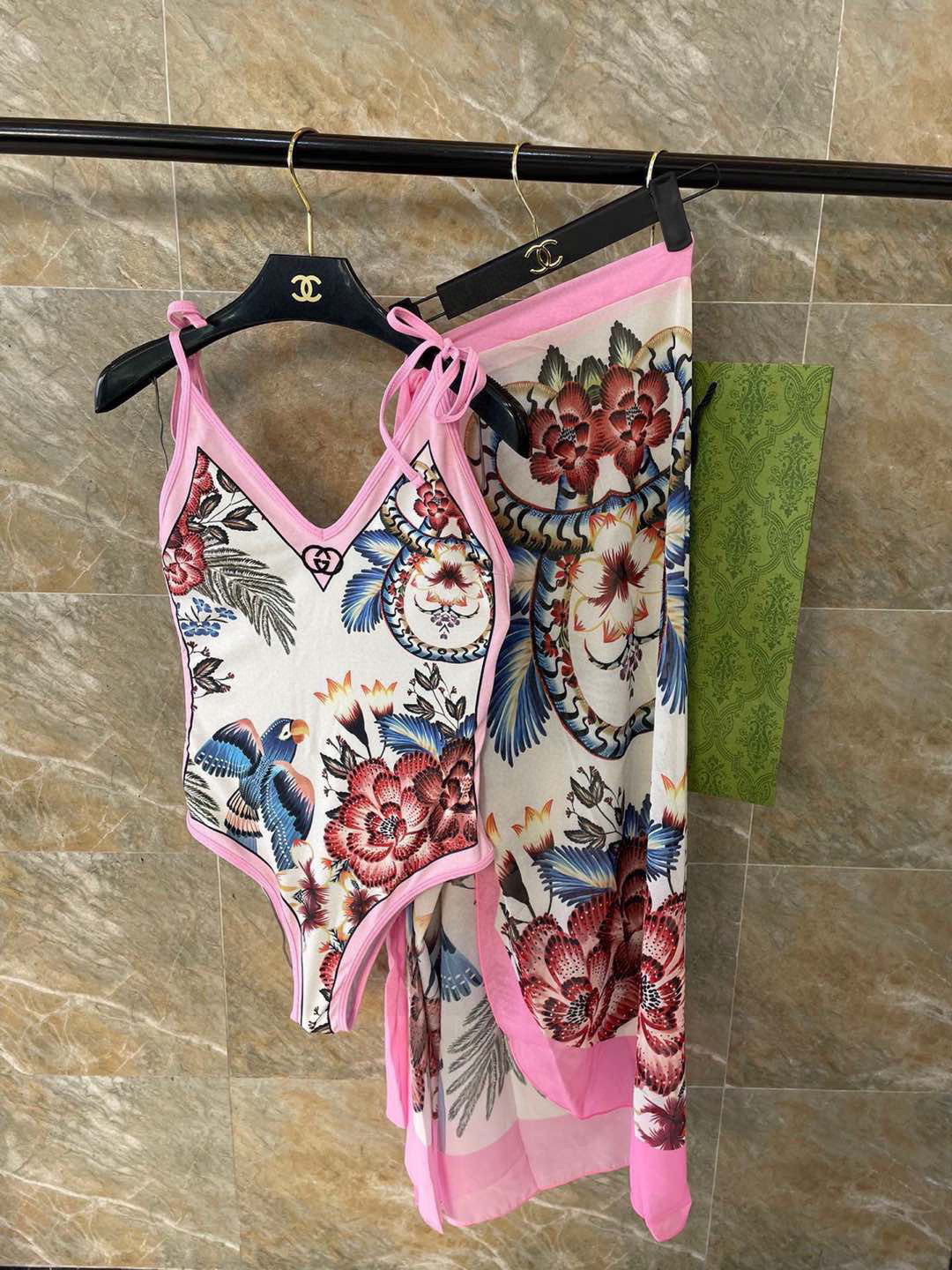  Gucci新款泳衣2件套 😍🥰适合多种场景的游泳衣🏊‍♀️海边 游泳池 温泉 水上乐园 漂流都可以😌内