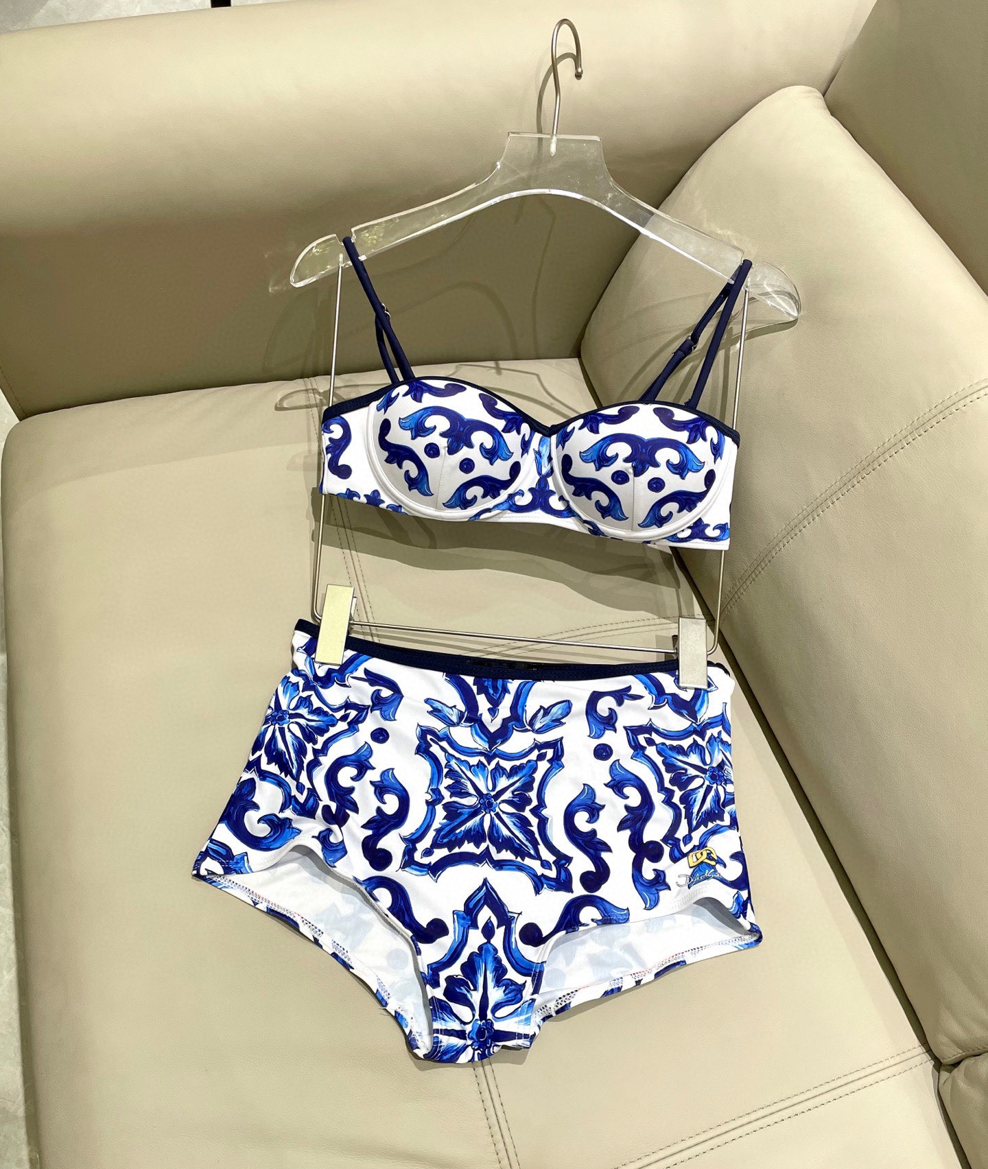  DG新款分体泳衣 带胸托😍🥰适合多种场景的游泳衣🏊‍♀️海边 游泳池 温泉 水上乐园 漂流都可以😌内搭