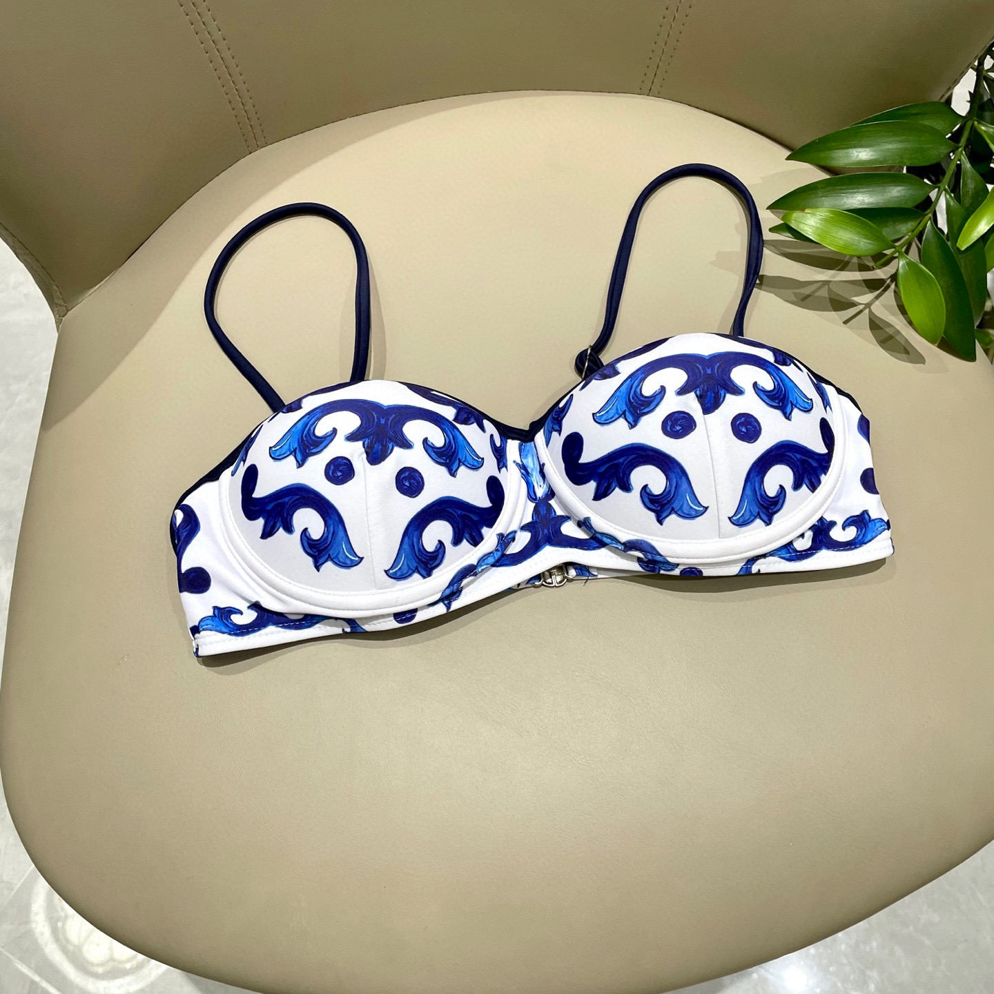  DG新款分体泳衣 带胸托😍🥰适合多种场景的游泳衣🏊‍♀️海边 游泳池 温泉 水上乐园 漂流都可以😌内搭
