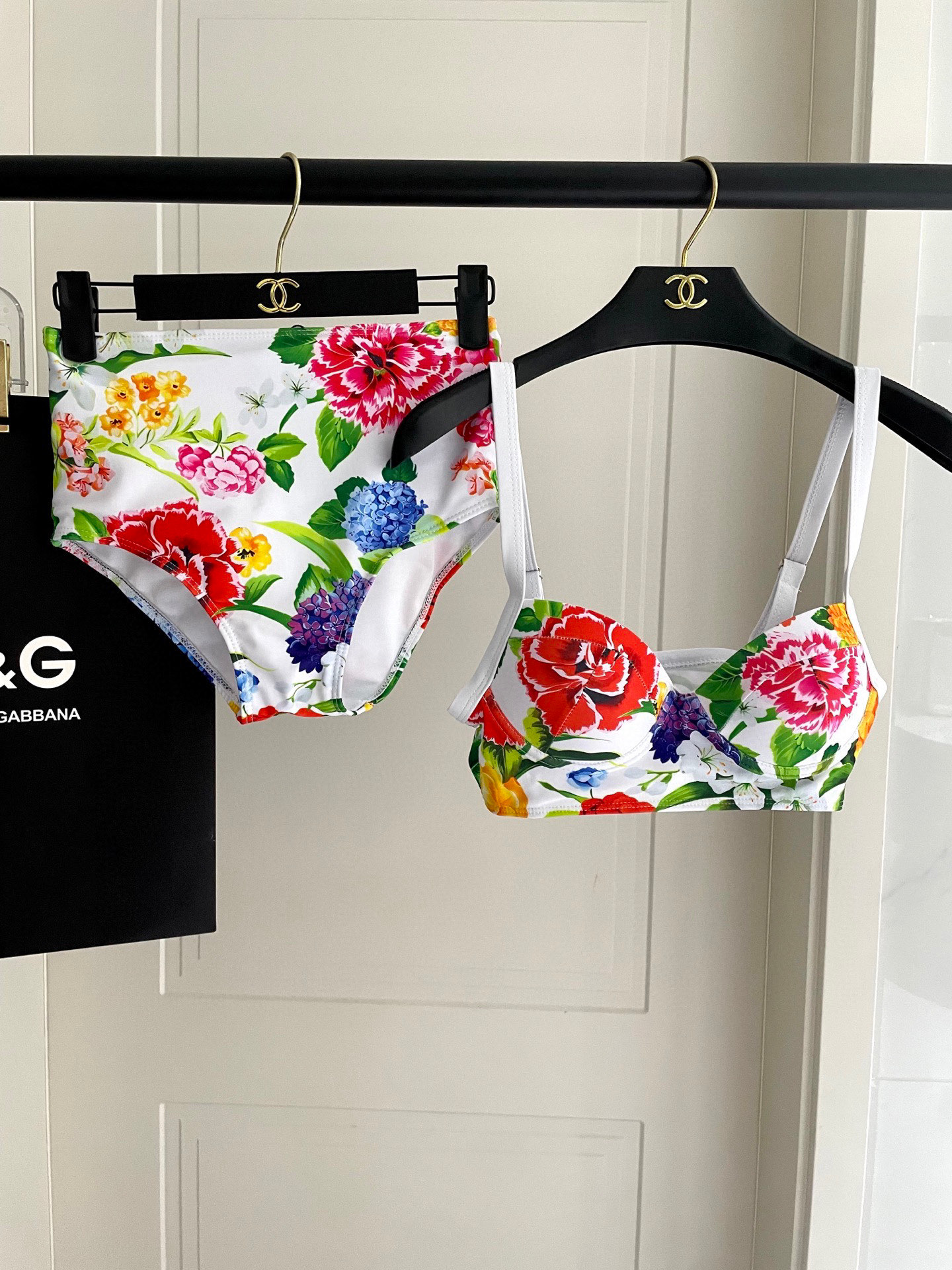  DG新款连体😍🥰适合多种场景的游泳衣🏊‍♀️海边 游泳池 温泉 水上乐园 漂流都可以😌内搭也完全可以 
