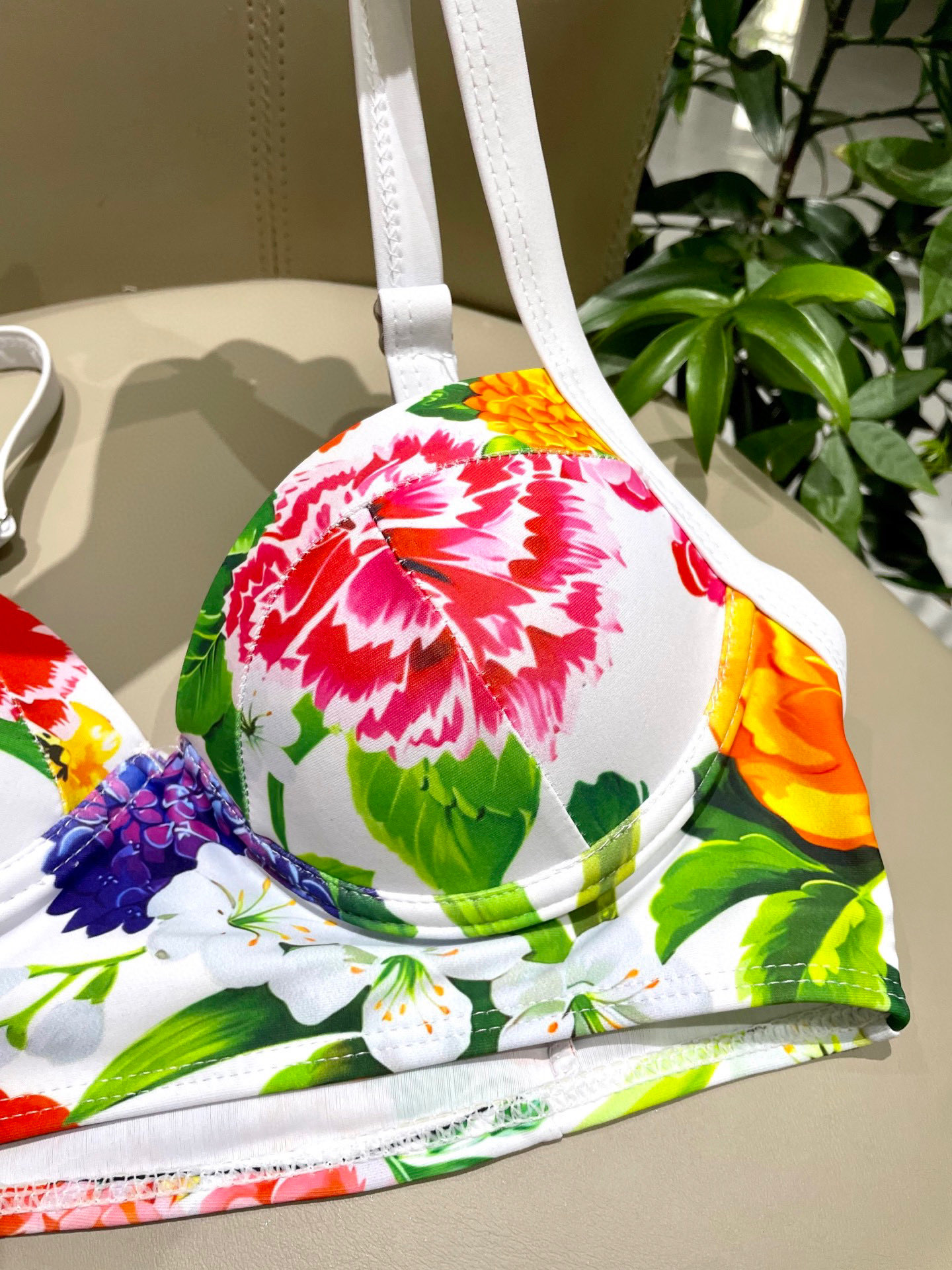  DG新款连体😍🥰适合多种场景的游泳衣🏊‍♀️海边 游泳池 温泉 水上乐园 漂流都可以😌内搭也完全可以 