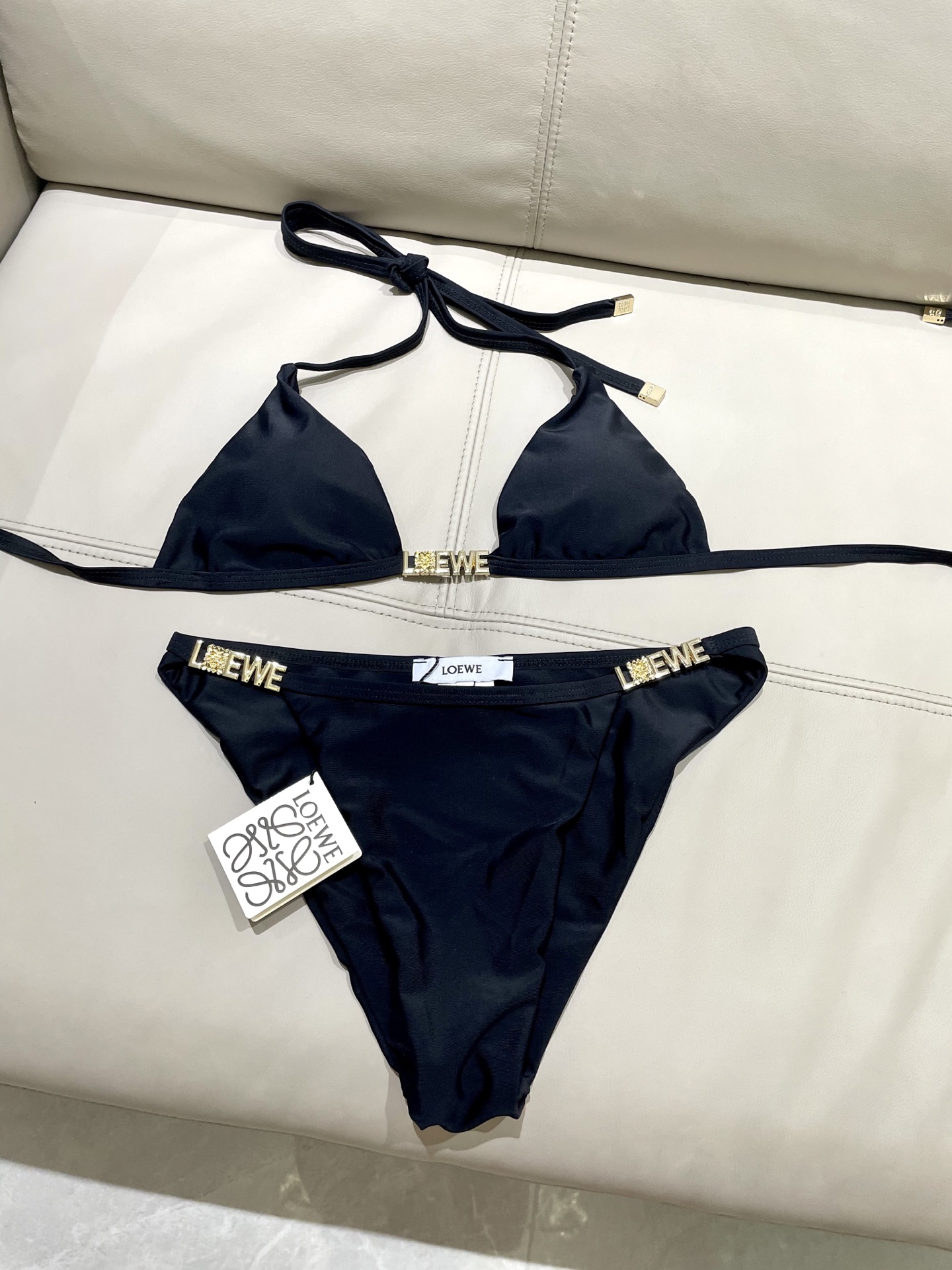  罗意威新款比基尼泳衣  定制对吧版五金 😍🥰适合多种场景的游泳衣🏊‍♀️海边 游泳池 温泉 水上乐园 