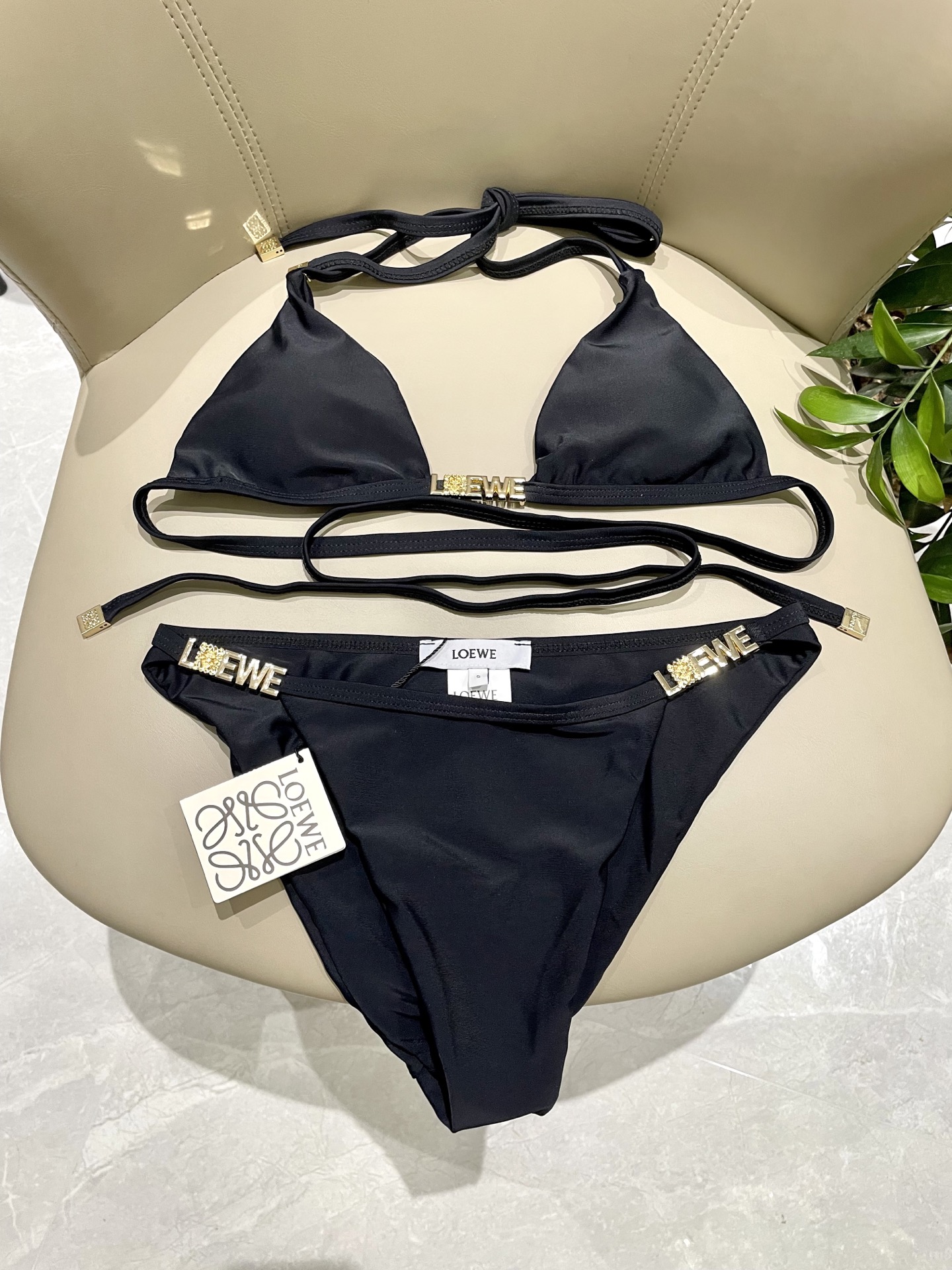  罗意威新款比基尼泳衣  定制对吧版五金 😍🥰适合多种场景的游泳衣🏊‍♀️海边 游泳池 温泉 水上乐园 