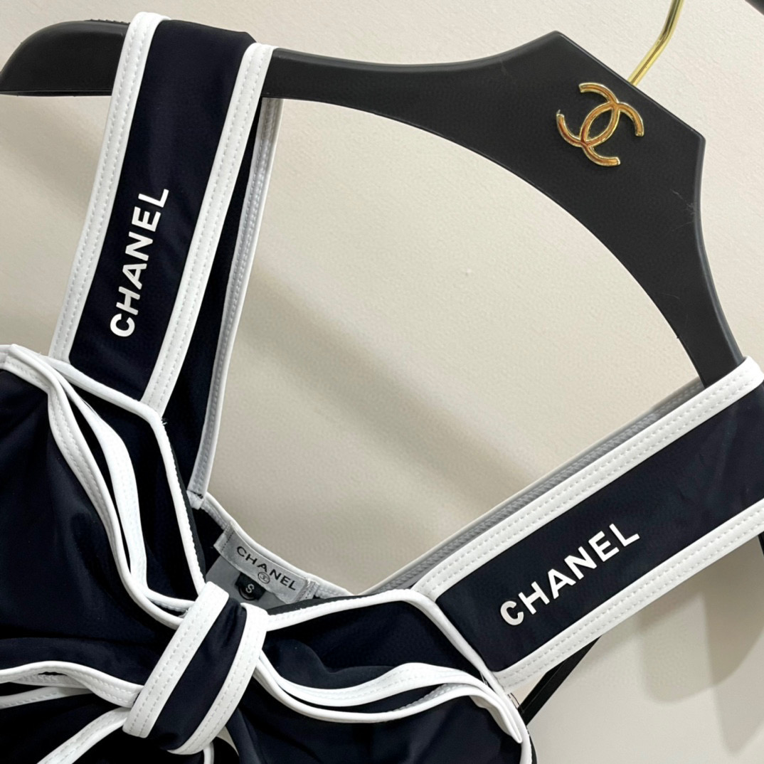  Chanel新款名媛气质风连体泳衣 😍🥰适合多种场景的游泳衣🏊‍♀️海边 游泳池 温泉 水上乐园 漂流