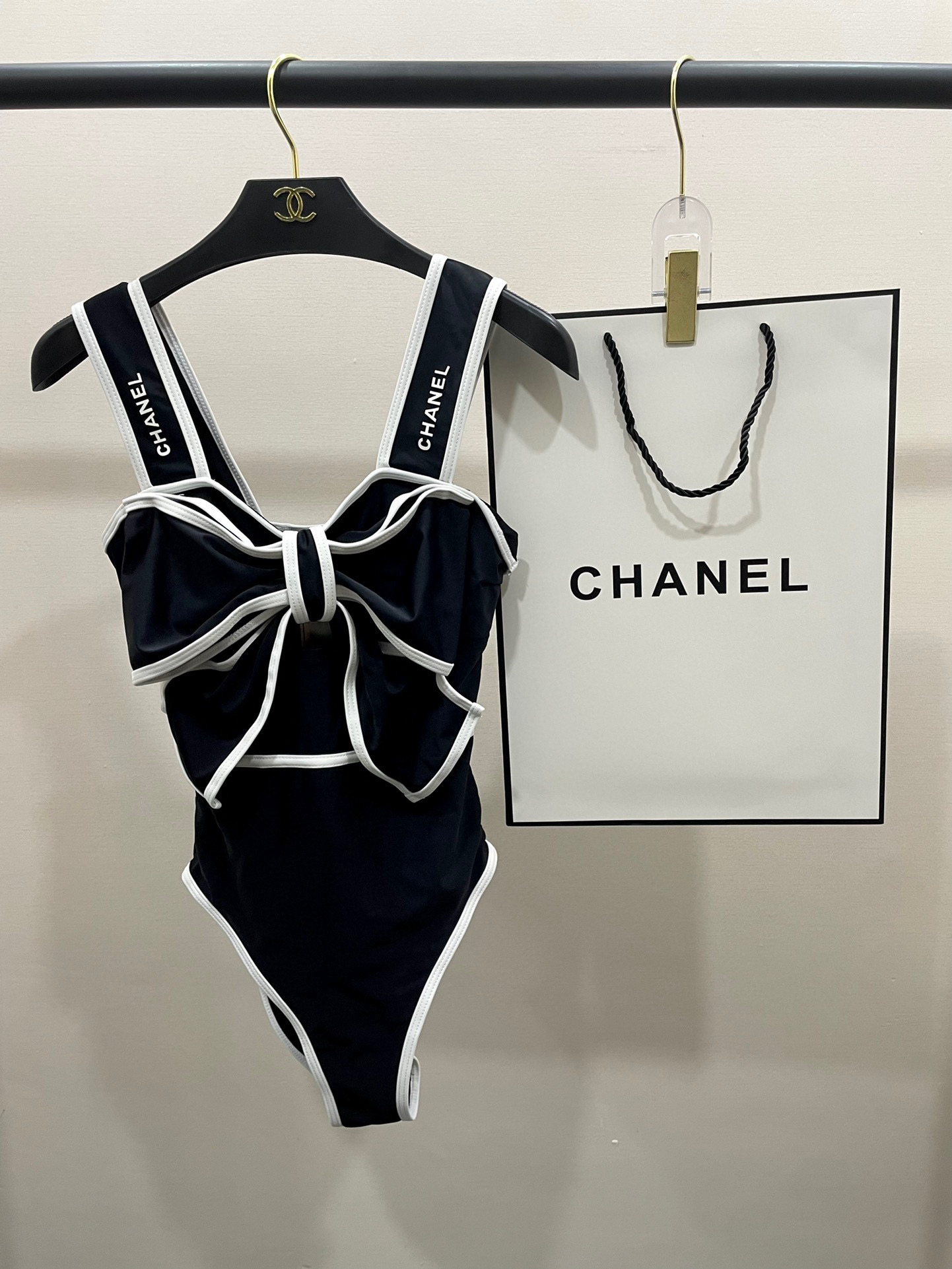  Chanel新款名媛气质风连体泳衣 😍🥰适合多种场景的游泳衣🏊‍♀️海边 游泳池 温泉 水上乐园 漂流