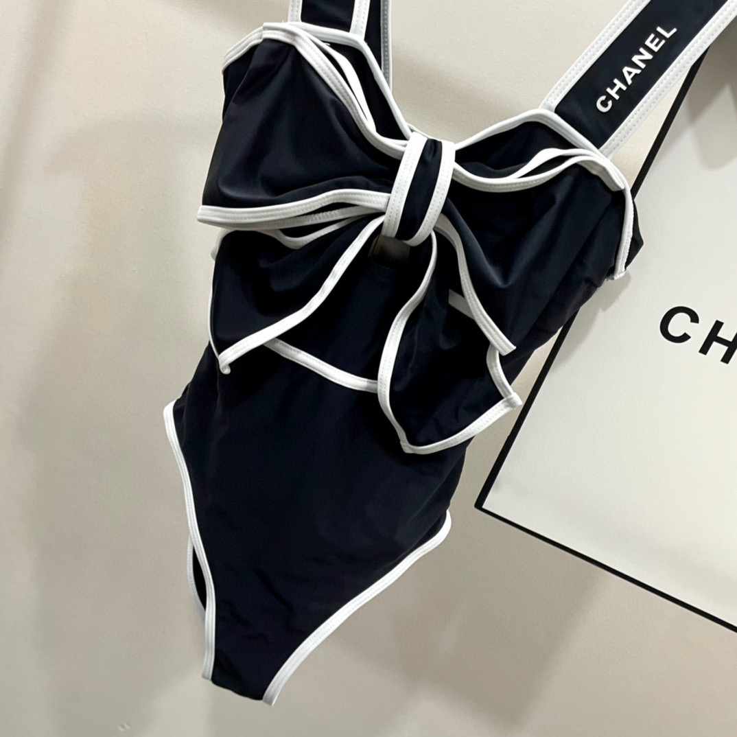  Chanel新款名媛气质风连体泳衣 😍🥰适合多种场景的游泳衣🏊‍♀️海边 游泳池 温泉 水上乐园 漂流
