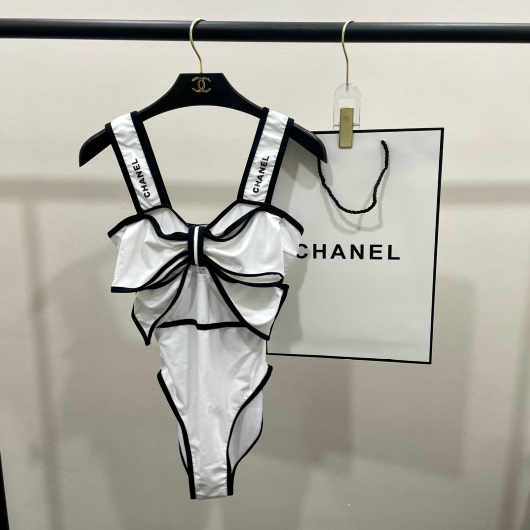  Chanel新款名媛气质风连体泳衣 😍🥰适合多种场景的游泳衣🏊‍♀️海边 游泳池 温泉 水上乐园 漂流