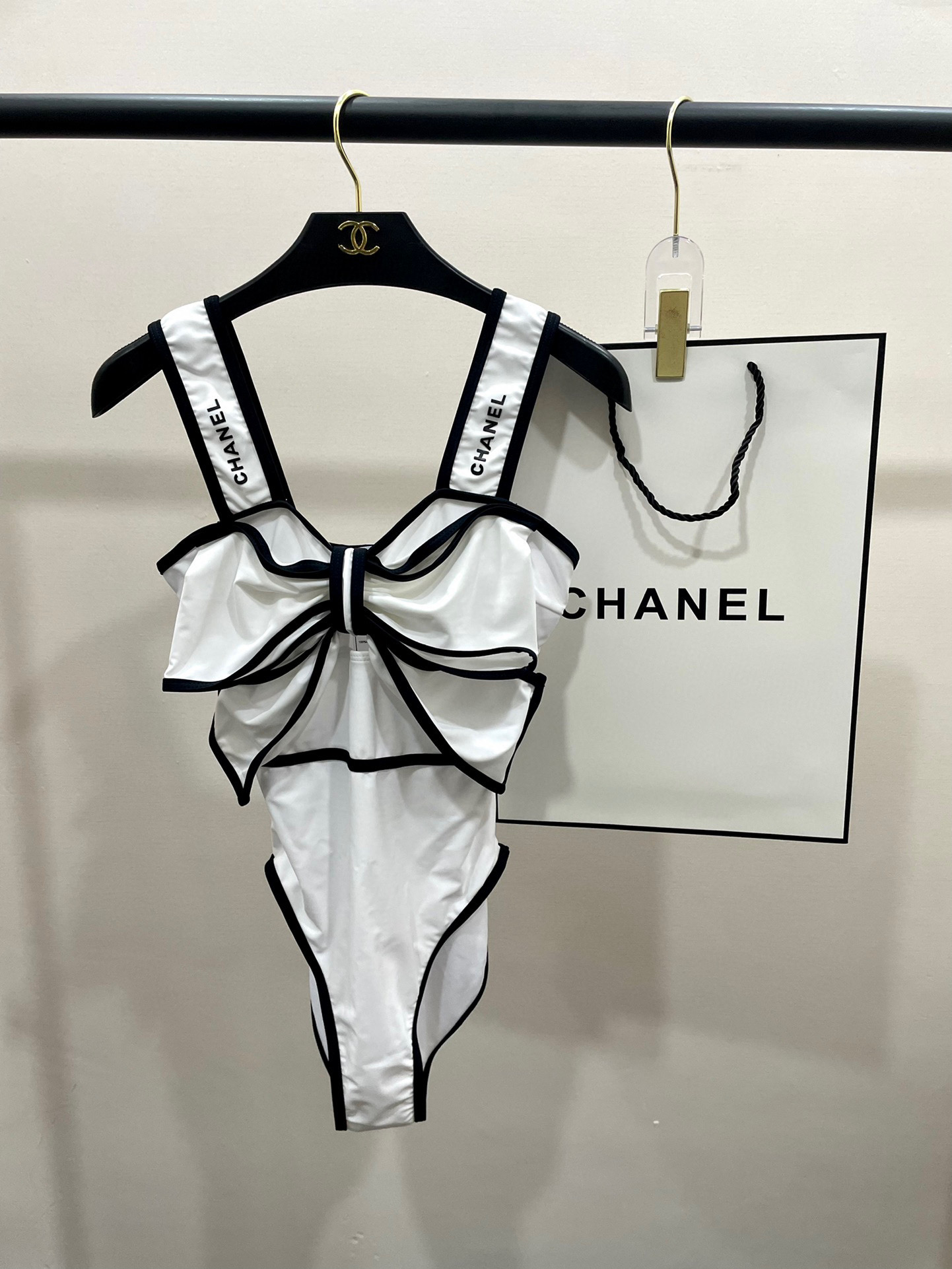  Chanel新款名媛气质风连体泳衣 😍🥰适合多种场景的游泳衣🏊‍♀️海边 游泳池 温泉 水上乐园 漂流