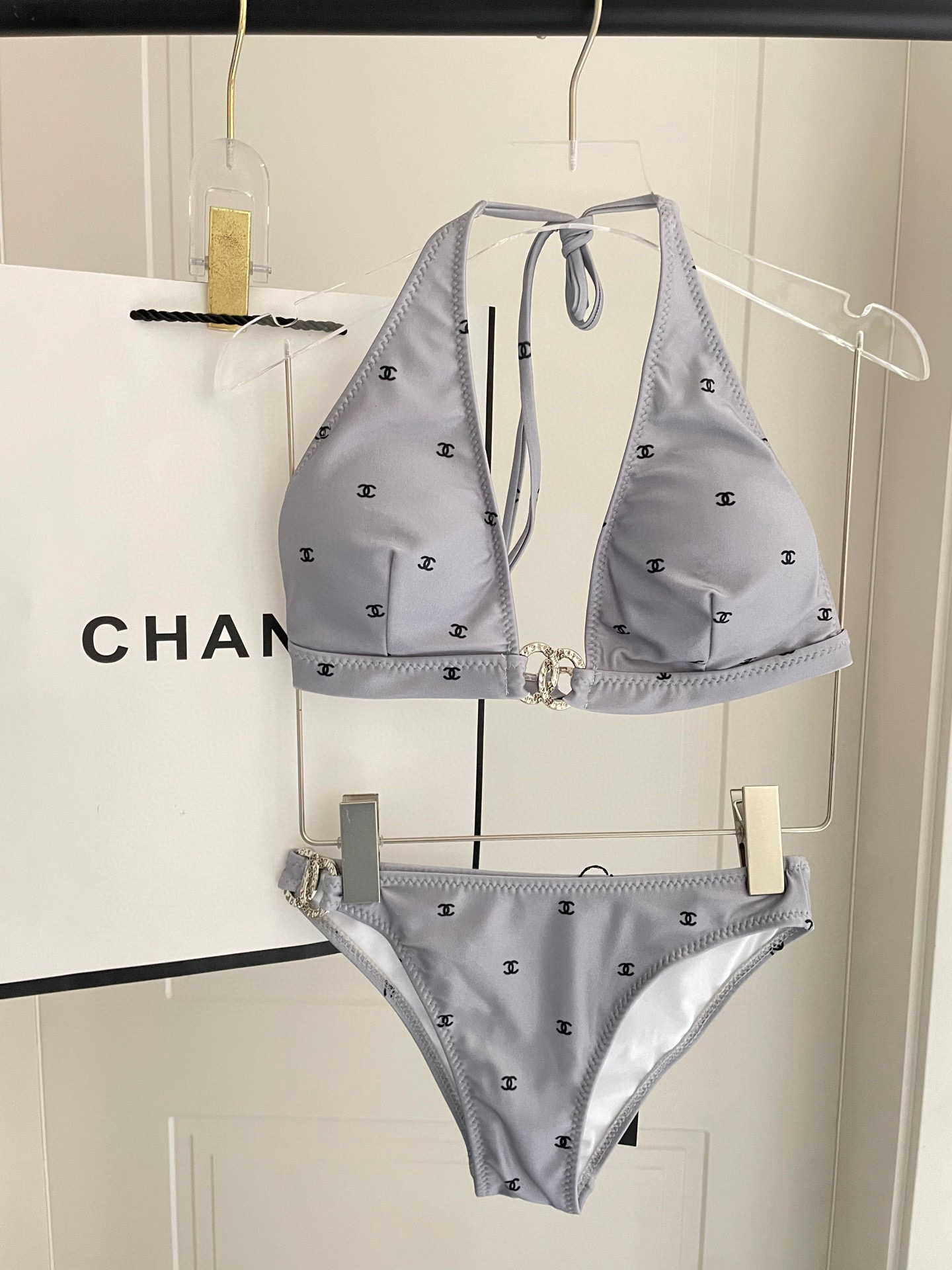  Chanel比基尼泳衣  😍🥰适合多种场景的游泳衣🏊‍♀️海边 游泳池 温泉 水上乐园 漂流都可以😌内