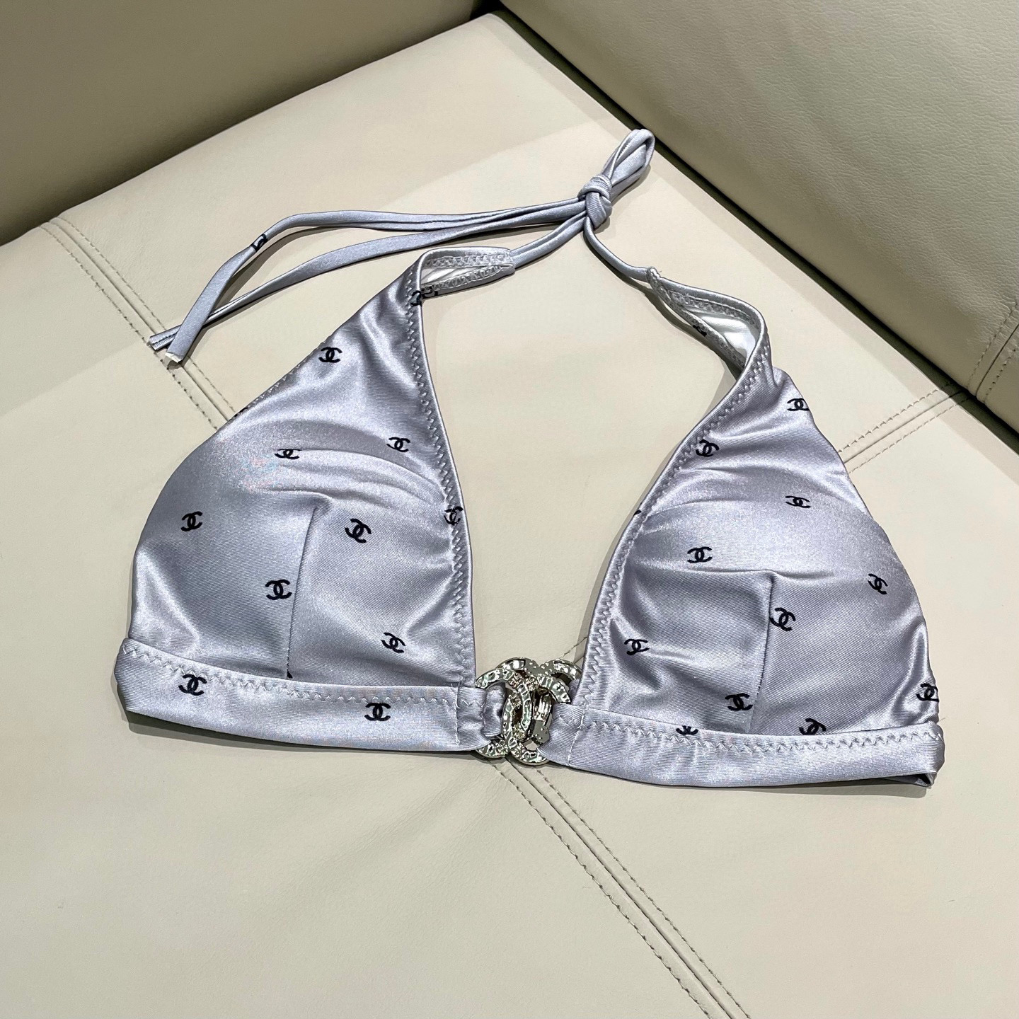  Chanel比基尼泳衣  😍🥰适合多种场景的游泳衣🏊‍♀️海边 游泳池 温泉 水上乐园 漂流都可以😌内