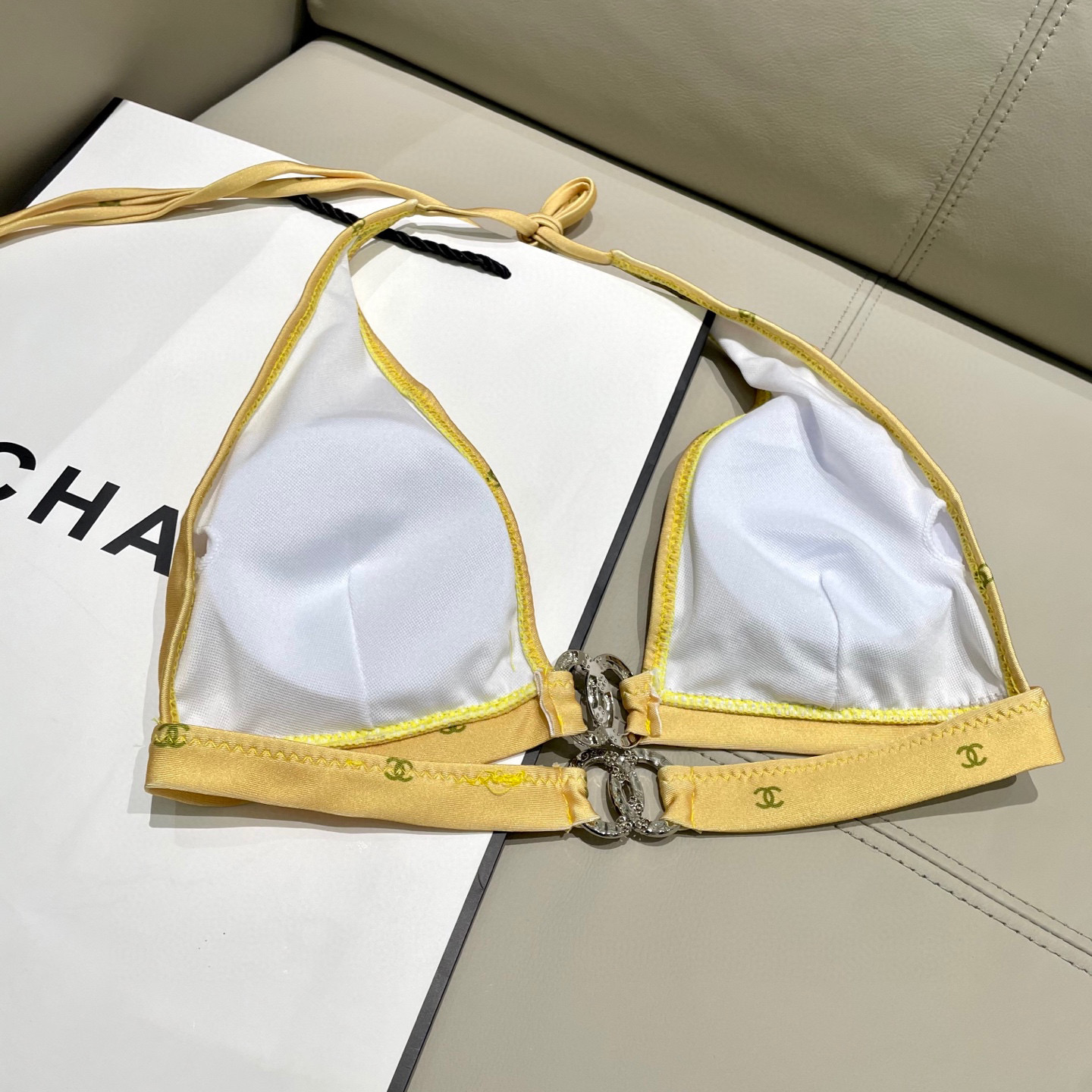  Chanel比基尼泳衣  😍🥰适合多种场景的游泳衣🏊‍♀️海边 游泳池 温泉 水上乐园 漂流都可以😌内