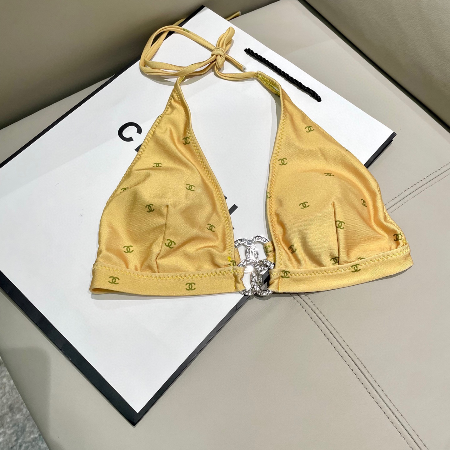  Chanel比基尼泳衣  😍🥰适合多种场景的游泳衣🏊‍♀️海边 游泳池 温泉 水上乐园 漂流都可以😌内