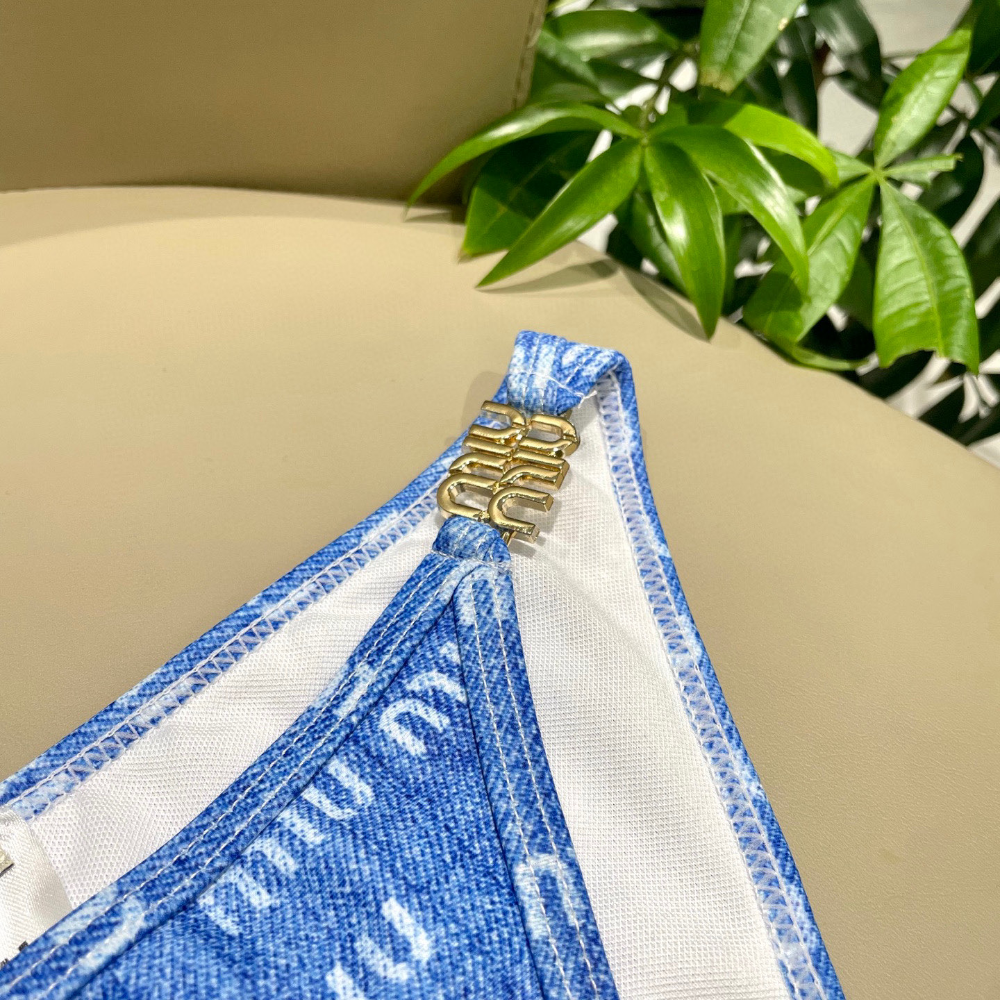  miumiu新款分体游泳衣😍🥰适合多种场景的游泳衣🏊‍♀️海边 游泳池 温泉 水上乐园 漂流都可以😌内