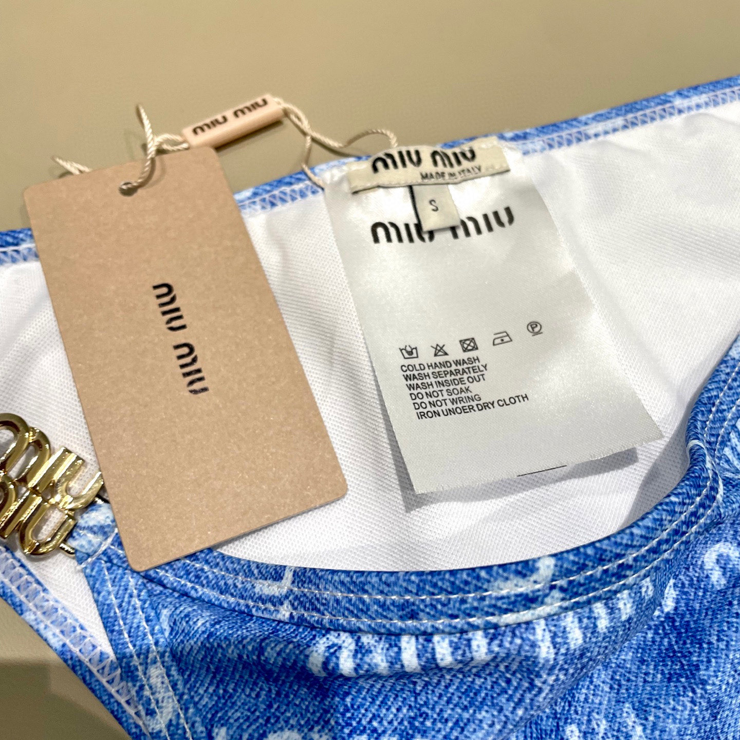  miumiu新款分体游泳衣😍🥰适合多种场景的游泳衣🏊‍♀️海边 游泳池 温泉 水上乐园 漂流都可以😌内