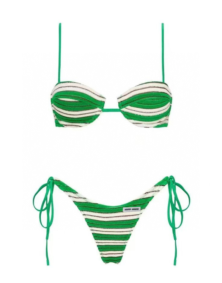  miumiu新款分体比基尼 丝绒面料😍🥰适合多种场景的游泳衣🏊‍♀️海边 游泳池 温泉 水上乐园 漂流