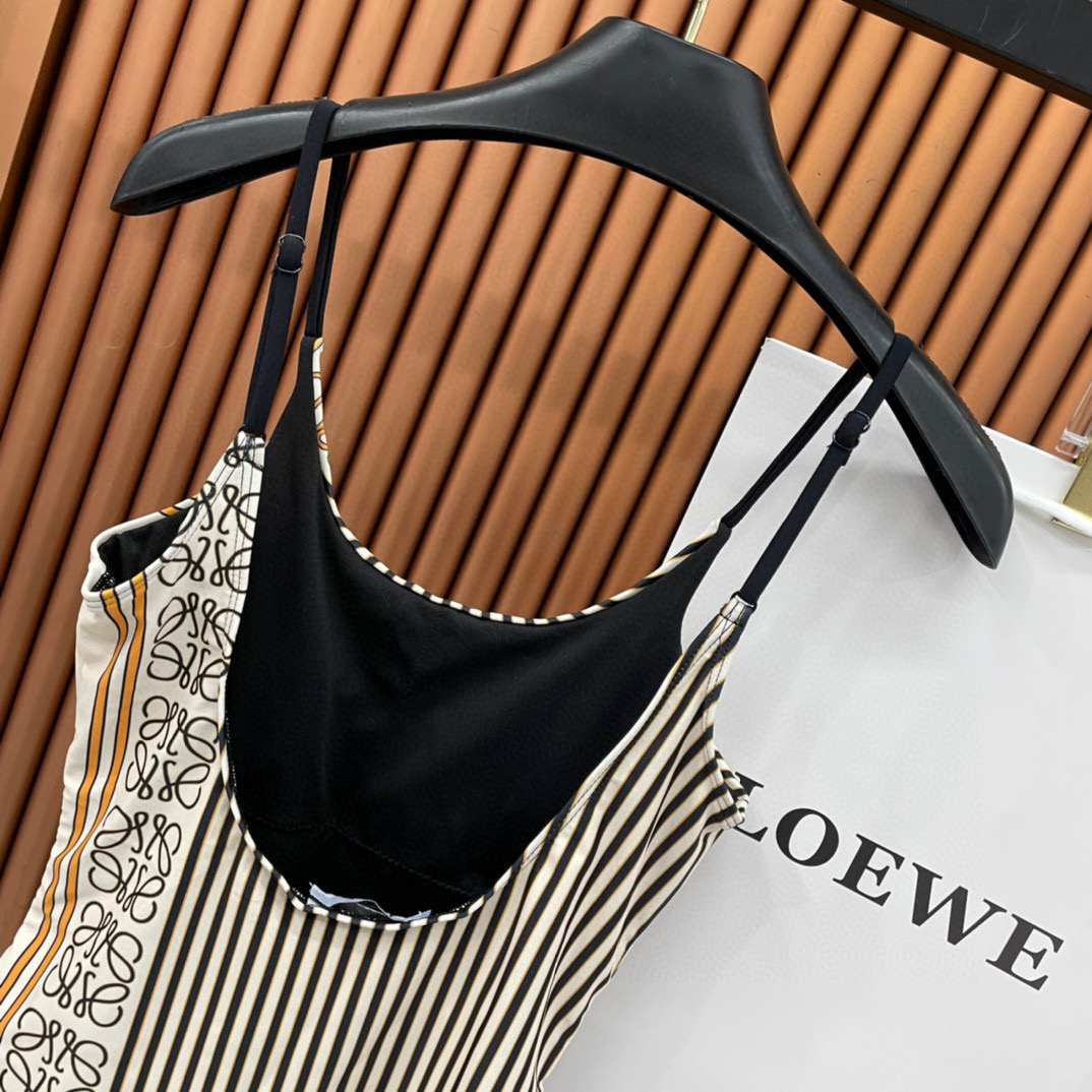  Loewe新款连体对版五金😍🥰适合多种场景的游泳衣🏊‍♀️海边 游泳池 温泉 水上乐园 漂流都可以😌内