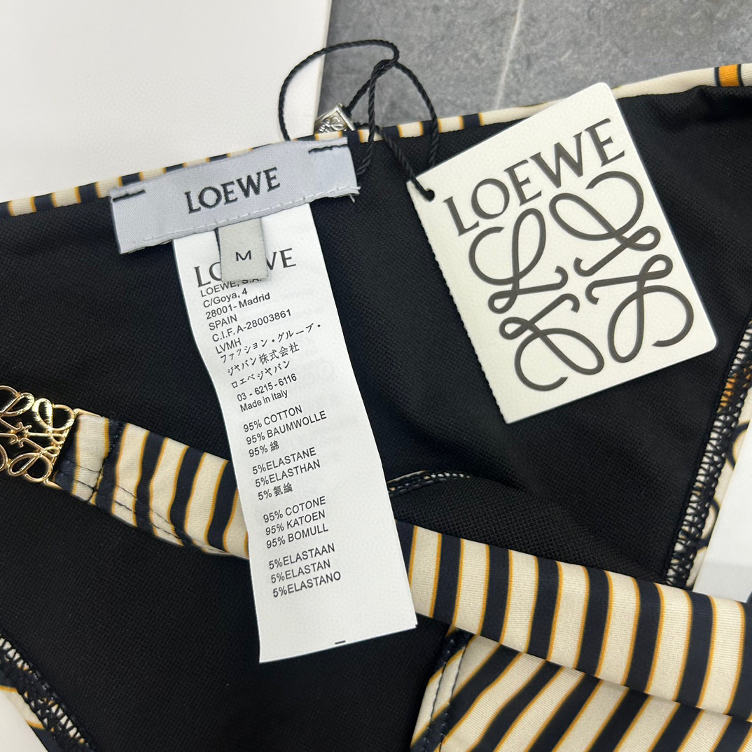  Loewe新款连体对版五金😍🥰适合多种场景的游泳衣🏊‍♀️海边 游泳池 温泉 水上乐园 漂流都可以😌内