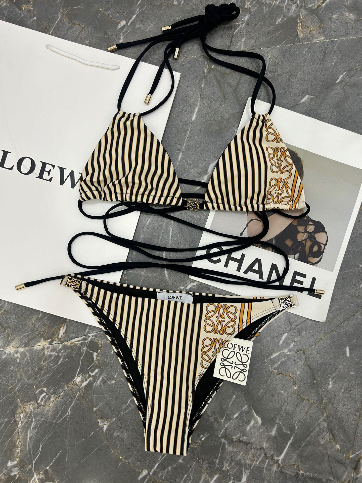  Loewe新款连体对版五金😍🥰适合多种场景的游泳衣🏊‍♀️海边 游泳池 温泉 水上乐园 漂流都可以😌内