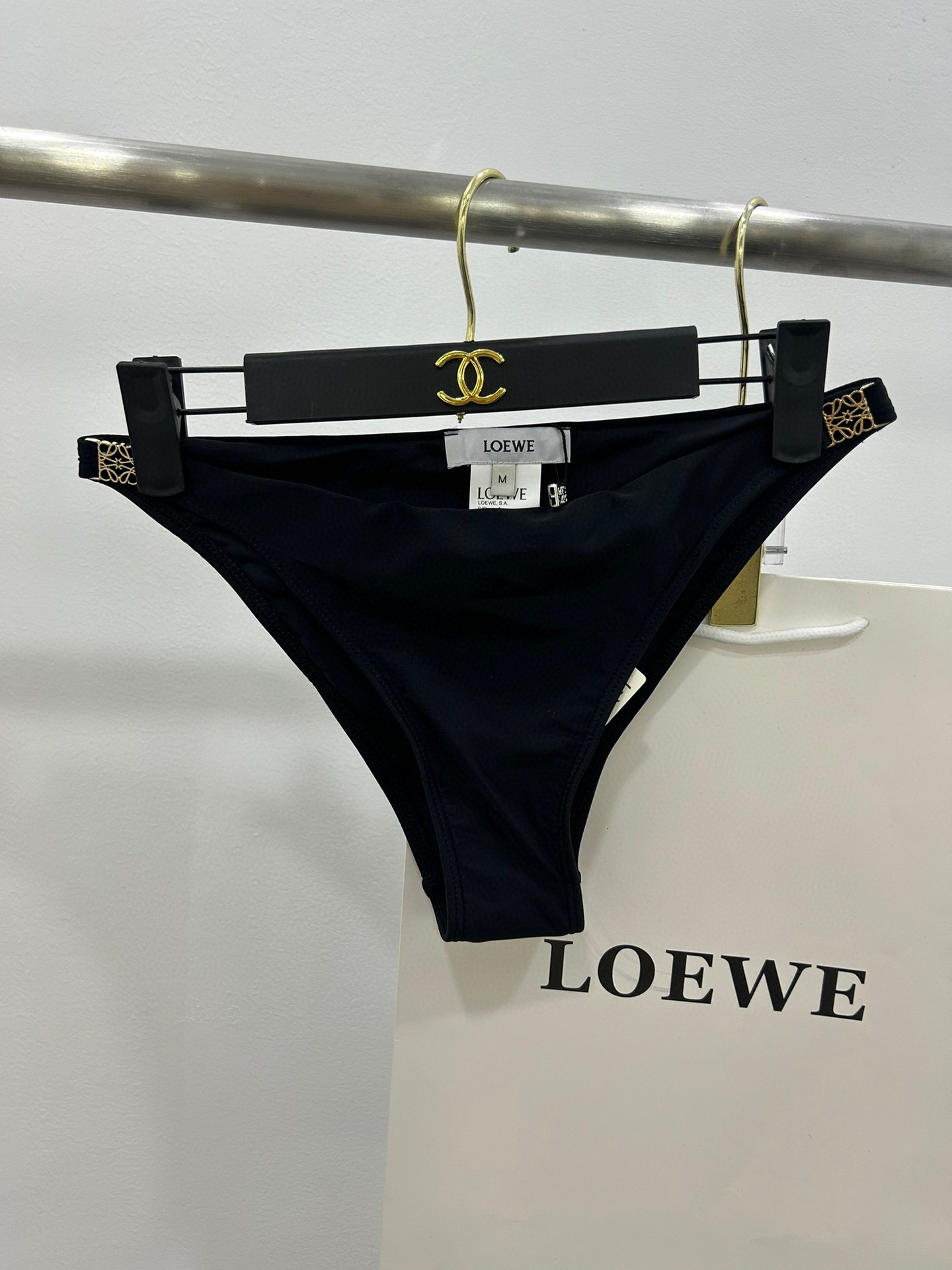  Loewe新款连体对版五金😍🥰适合多种场景的游泳衣🏊‍♀️海边 游泳池 温泉 水上乐园 漂流都可以😌内