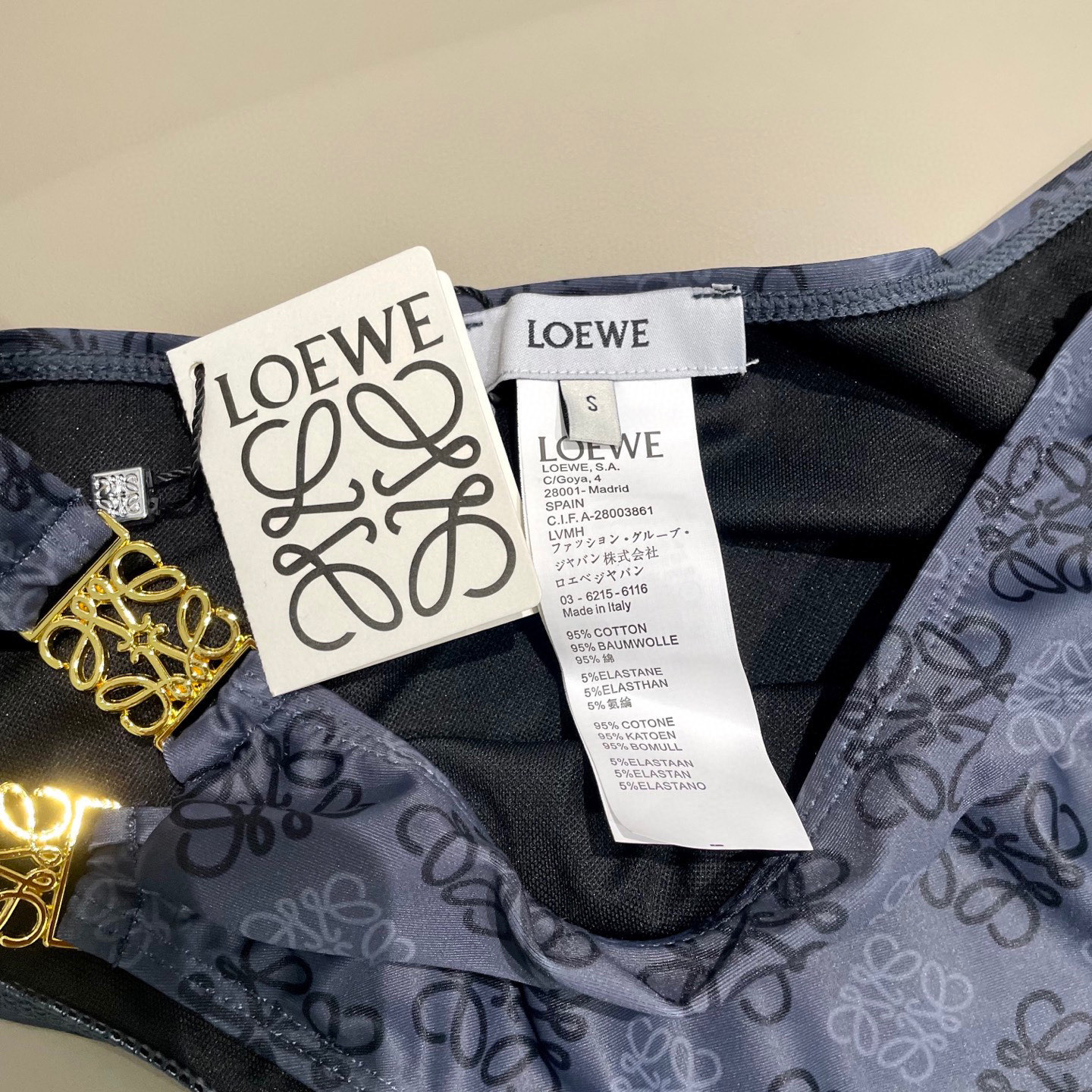  Loewe新款分体对版五金😍🥰适合多种场景的游泳衣🏊‍♀️海边 游泳池 温泉 水上乐园 漂流都可以😌内