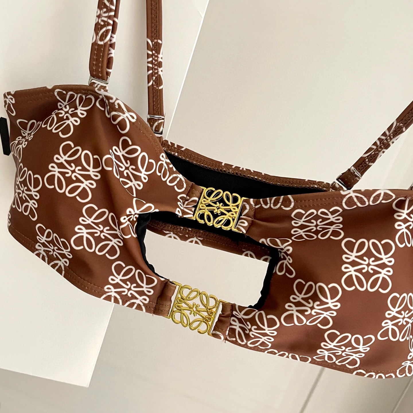  Loewe新款分体对版五金😍🥰适合多种场景的游泳衣🏊‍♀️海边 游泳池 温泉 水上乐园 漂流都可以😌内