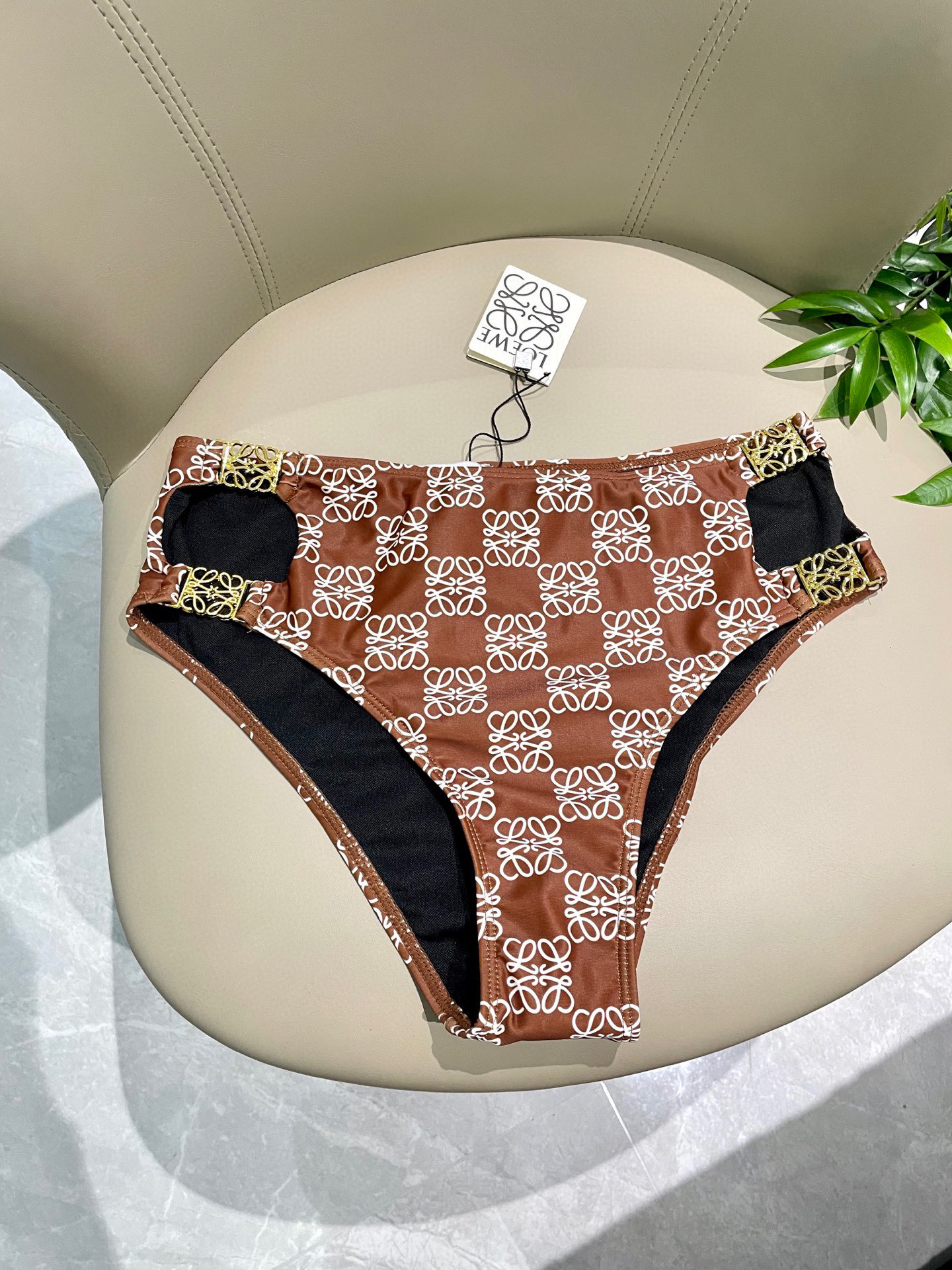  Loewe新款分体对版五金😍🥰适合多种场景的游泳衣🏊‍♀️海边 游泳池 温泉 水上乐园 漂流都可以😌内