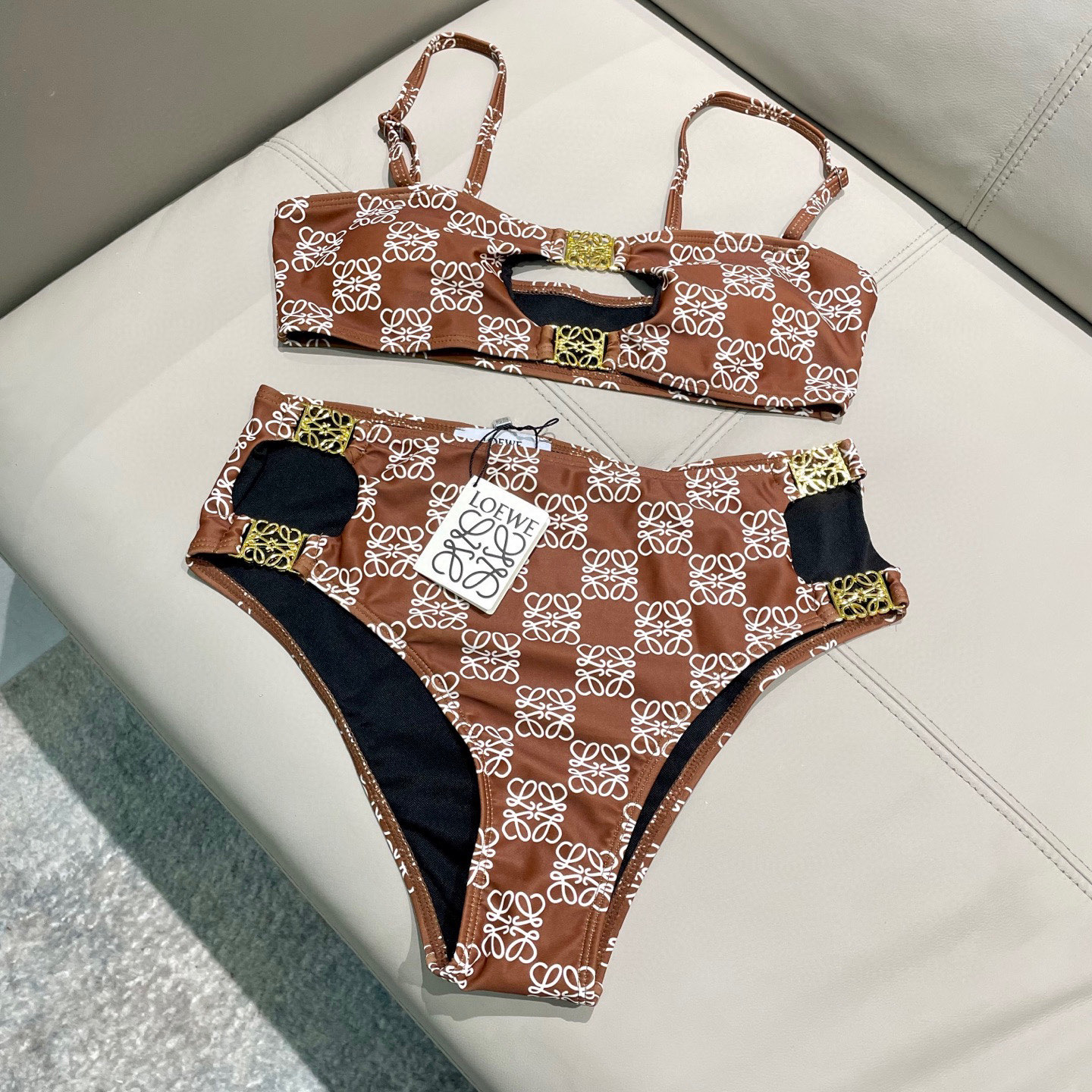  Loewe新款分体对版五金😍🥰适合多种场景的游泳衣🏊‍♀️海边 游泳池 温泉 水上乐园 漂流都可以😌内