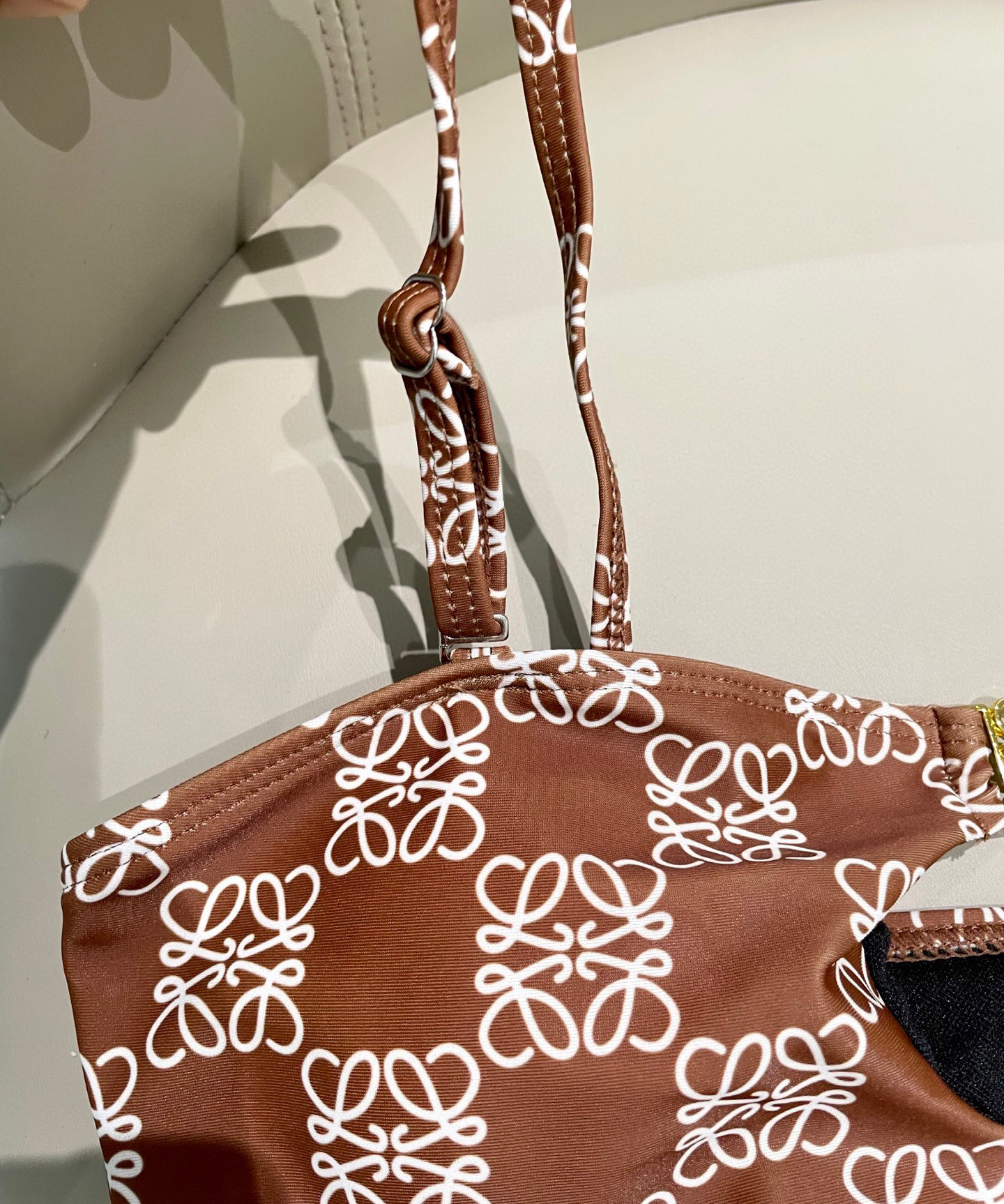  Loewe新款分体对版五金😍🥰适合多种场景的游泳衣🏊‍♀️海边 游泳池 温泉 水上乐园 漂流都可以😌内