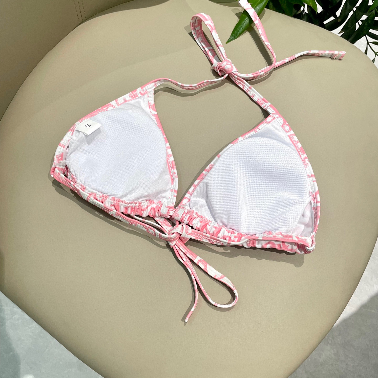  迪奥比基尼😍🥰适合多种场景的游泳衣🏊‍♀️海边 游泳池 温泉 水上乐园 漂流都可以😌内搭也完全可以 连