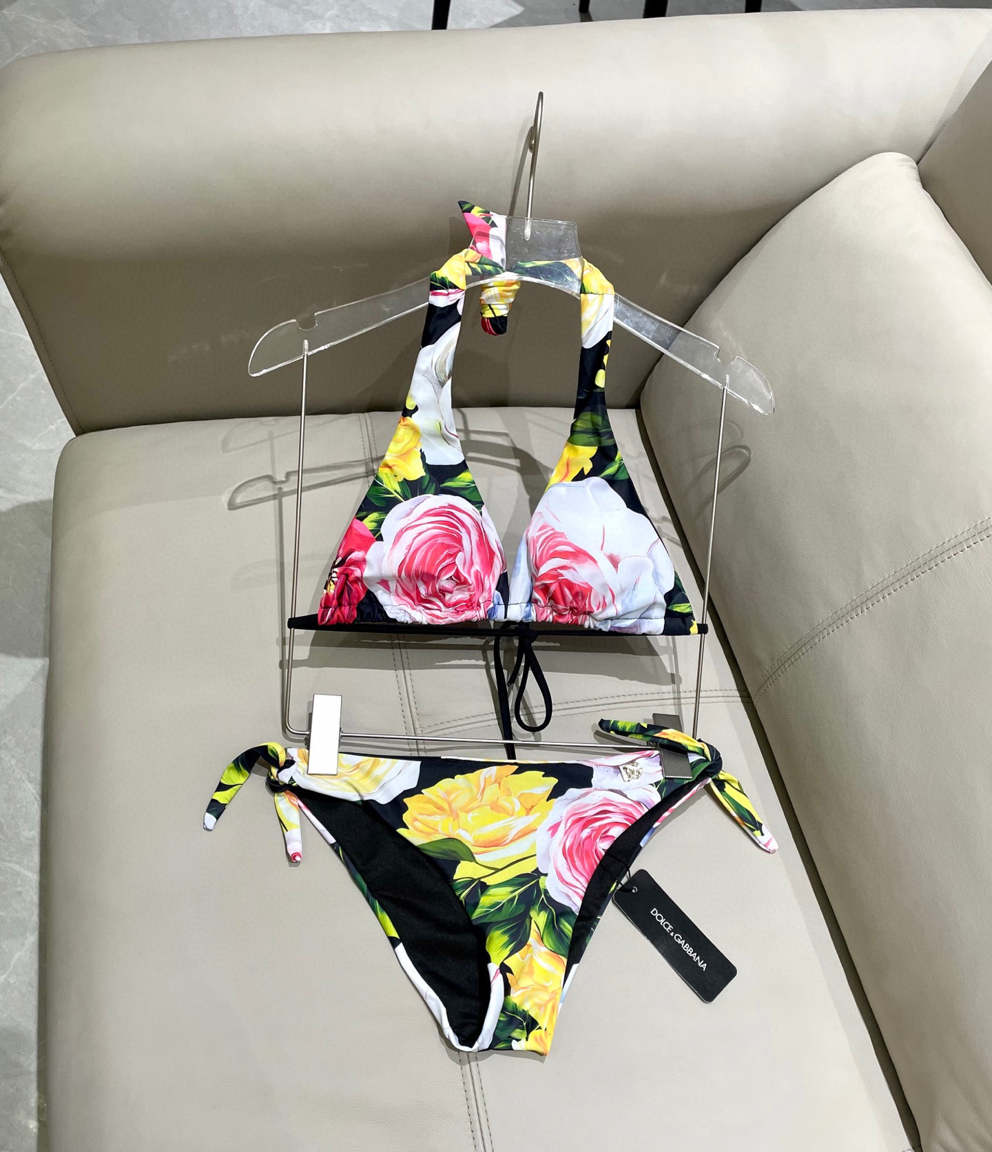  DG专柜新款分体泳衣😍🥰适合多种场景的游泳衣🏊‍♀️海边 游泳池 温泉 水上乐园 漂流都可以😌内搭也完