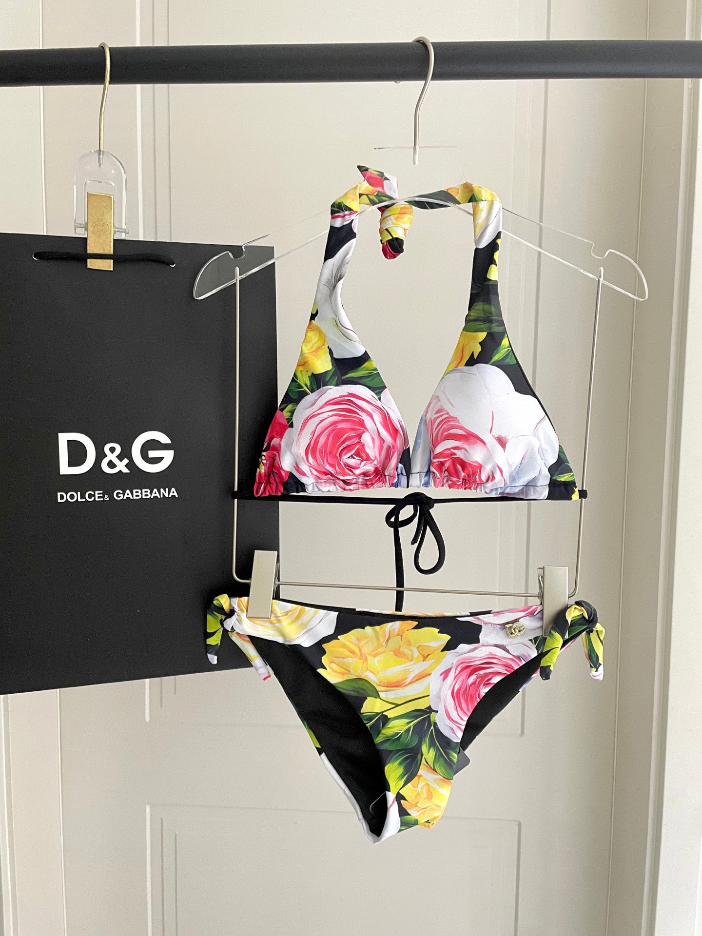  DG专柜新款分体泳衣😍🥰适合多种场景的游泳衣🏊‍♀️海边 游泳池 温泉 水上乐园 漂流都可以😌内搭也完