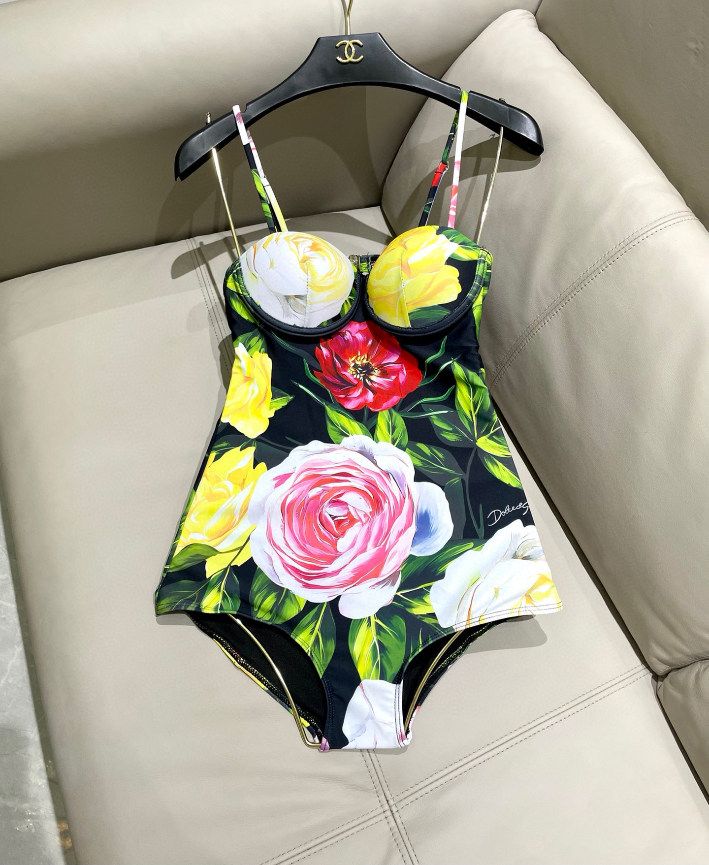  DG新款连体😍🥰适合多种场景的游泳衣🏊‍♀️海边 游泳池 温泉 水上乐园 漂流都可以😌内搭也完全可以 