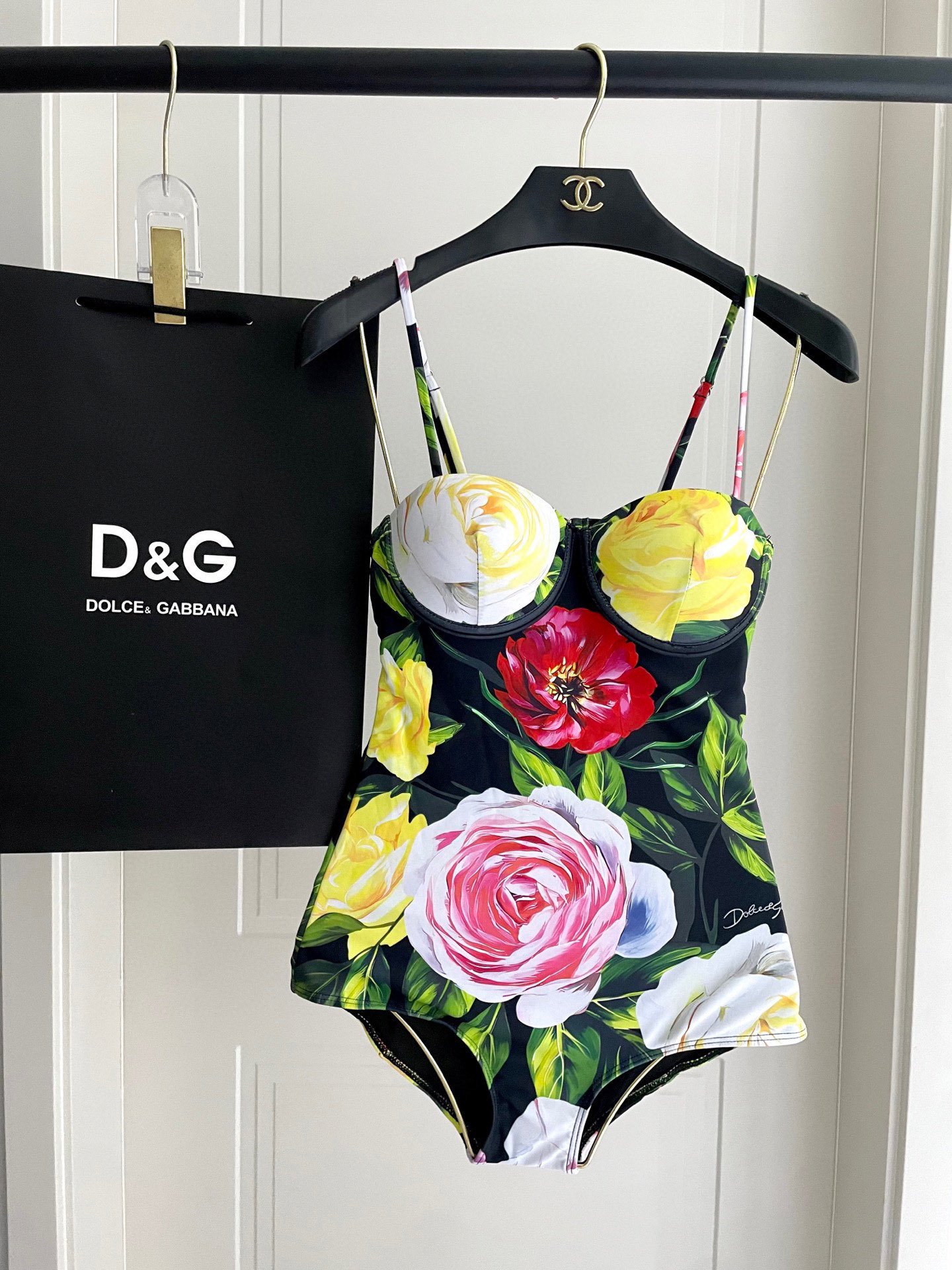  DG新款连体😍🥰适合多种场景的游泳衣🏊‍♀️海边 游泳池 温泉 水上乐园 漂流都可以😌内搭也完全可以 