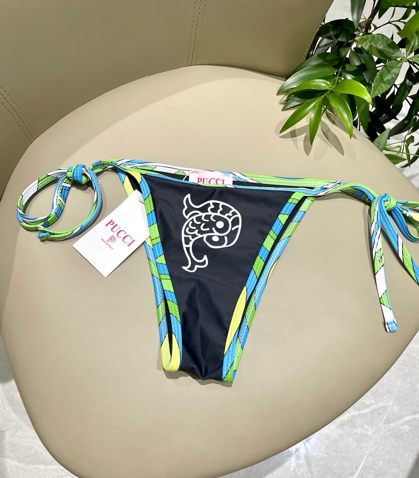  Pucci 比基尼😍🥰适合多种场景的游泳衣🏊‍♀️海边 游泳池 温泉 水上乐园 漂流都可以😌内搭也完全
