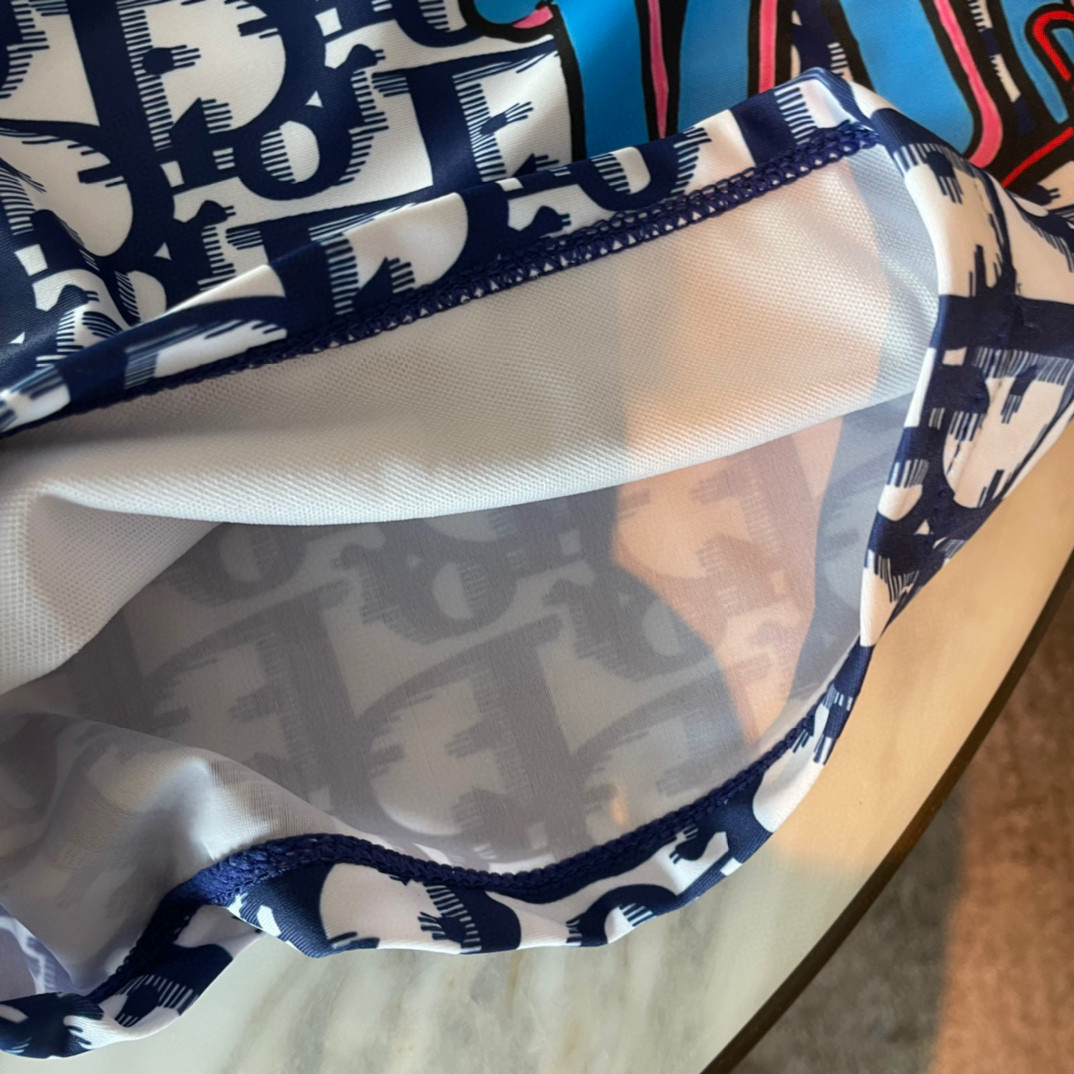  迪奥男士泳裤👑高级定制泳裤👑抽绳设计 上新度假系列🏖专属泳衣［色色色超级爱！色来自贵族的目光🌹暗里着迷